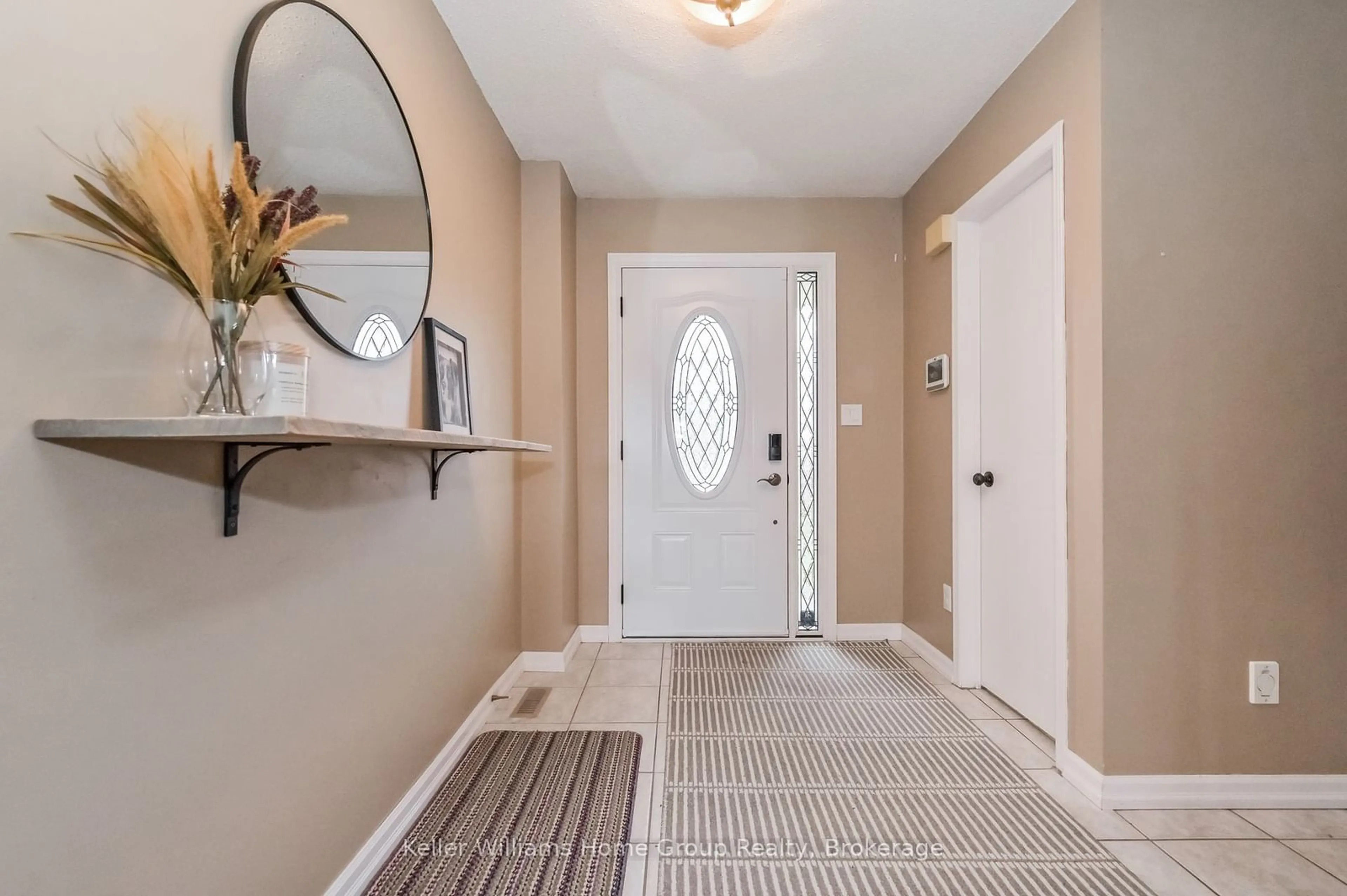 Indoor entryway for 434 Black St, Centre Wellington Ontario N1M 3M3