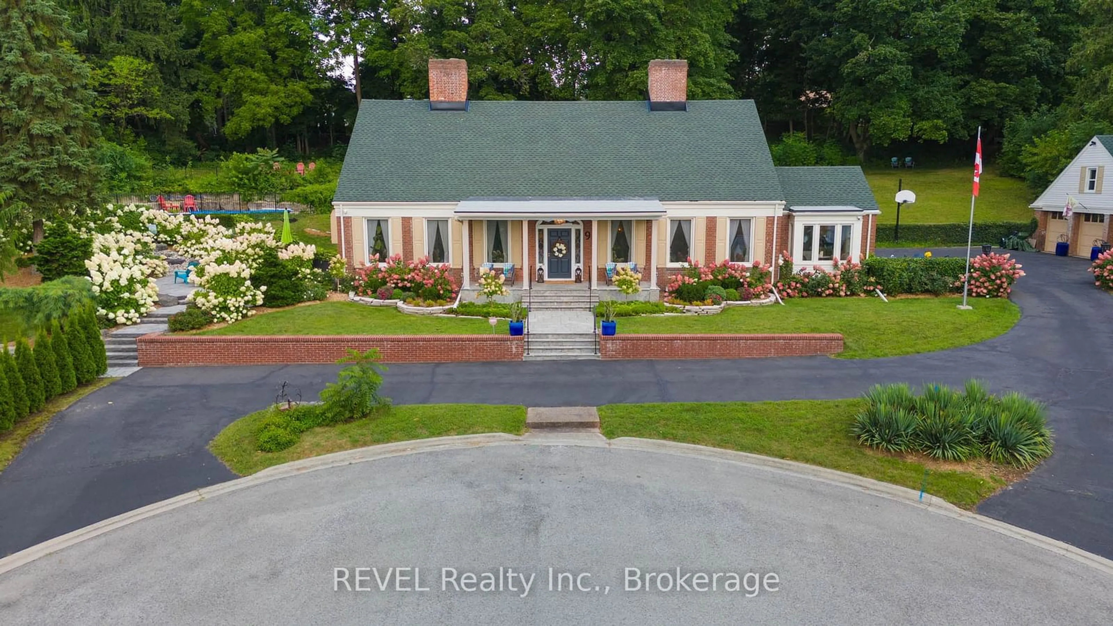 A pic from outside/outdoor area/front of a property/back of a property/a pic from drone, water/lake/river/ocean view for 9 SHALDAN Lane, Pelham Ontario L0S 1E0