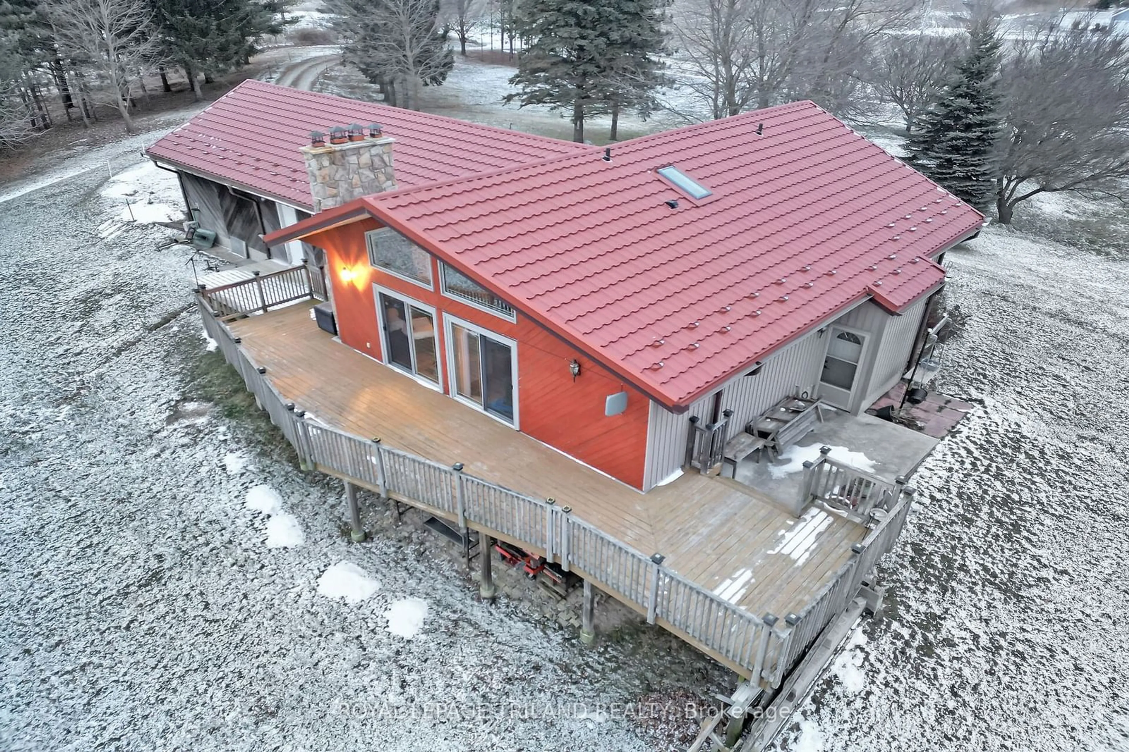 A pic from outside/outdoor area/front of a property/back of a property/a pic from drone, building for 9580 Sinclair Dr, Middlesex Centre Ontario N0M 2A0