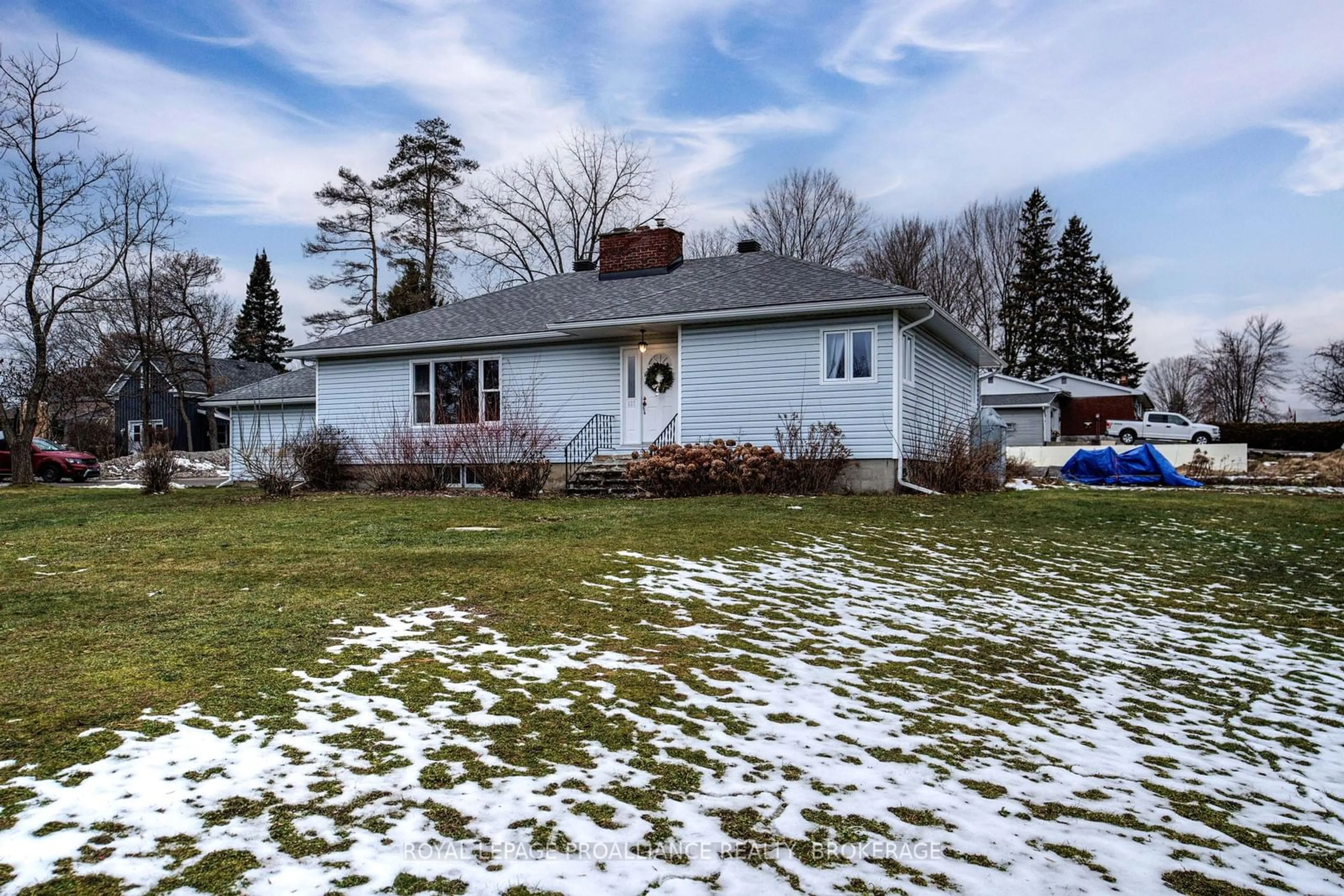 A pic from outside/outdoor area/front of a property/back of a property/a pic from drone, street for 237 Dufferin Rd, Drummond/North Elmsley Ontario K7H 3B5