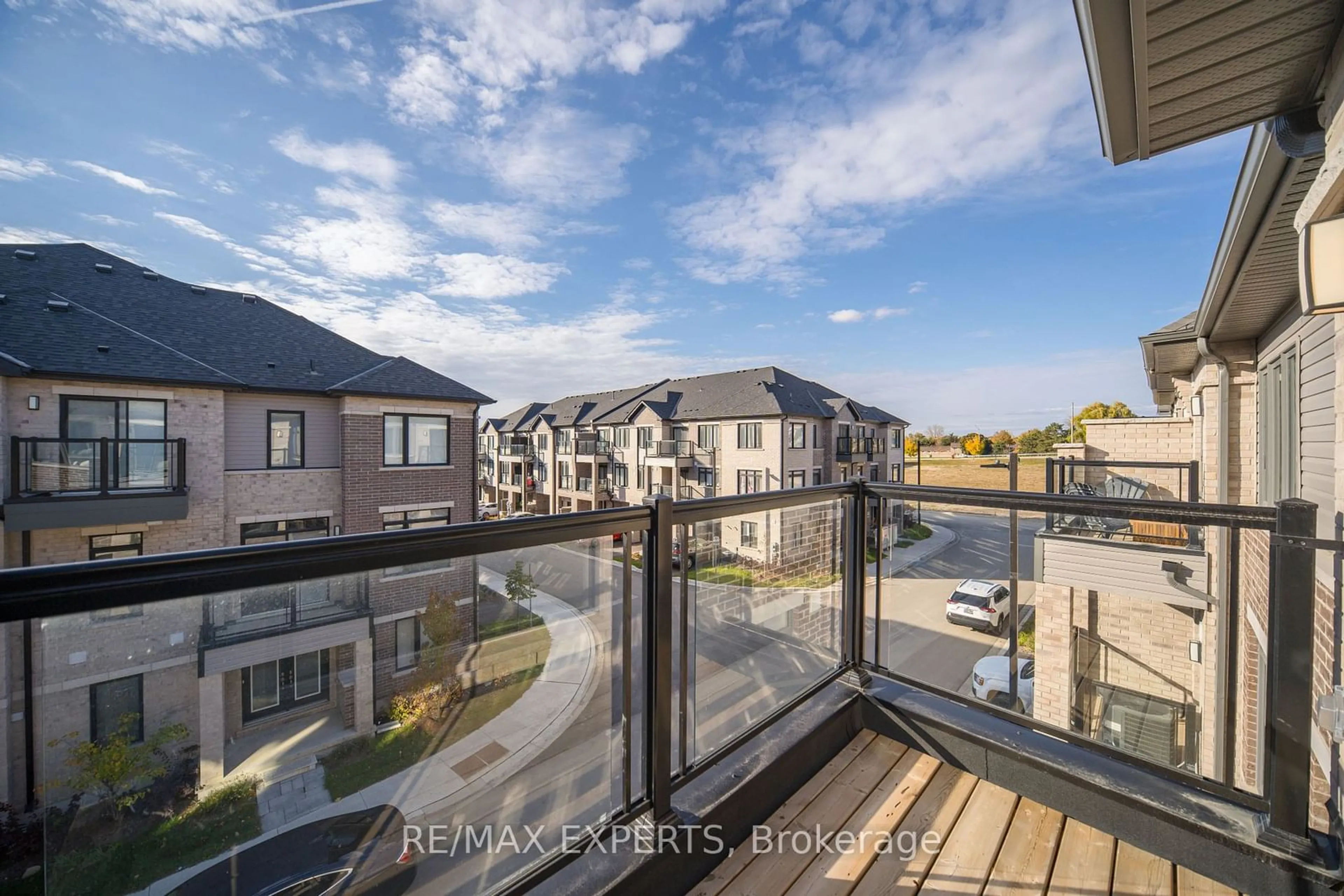 A pic from outside/outdoor area/front of a property/back of a property/a pic from drone, city buildings view from balcony for 585 Colborne St #1116, Brantford Ontario N3S 3M7