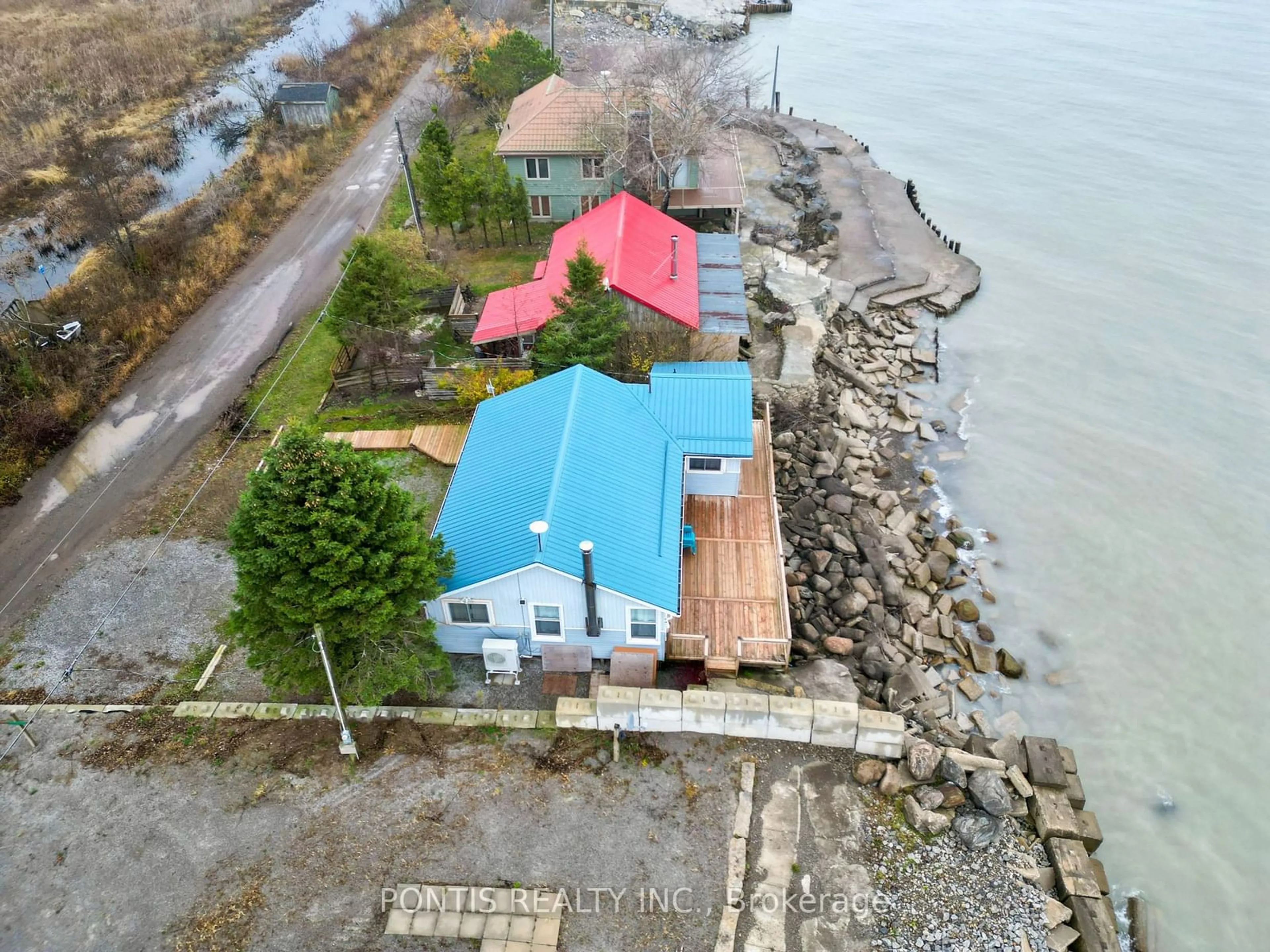 A pic from outside/outdoor area/front of a property/back of a property/a pic from drone, water/lake/river/ocean view for 235 Hastings Dr #235, Norfolk Ontario N0E 1M0