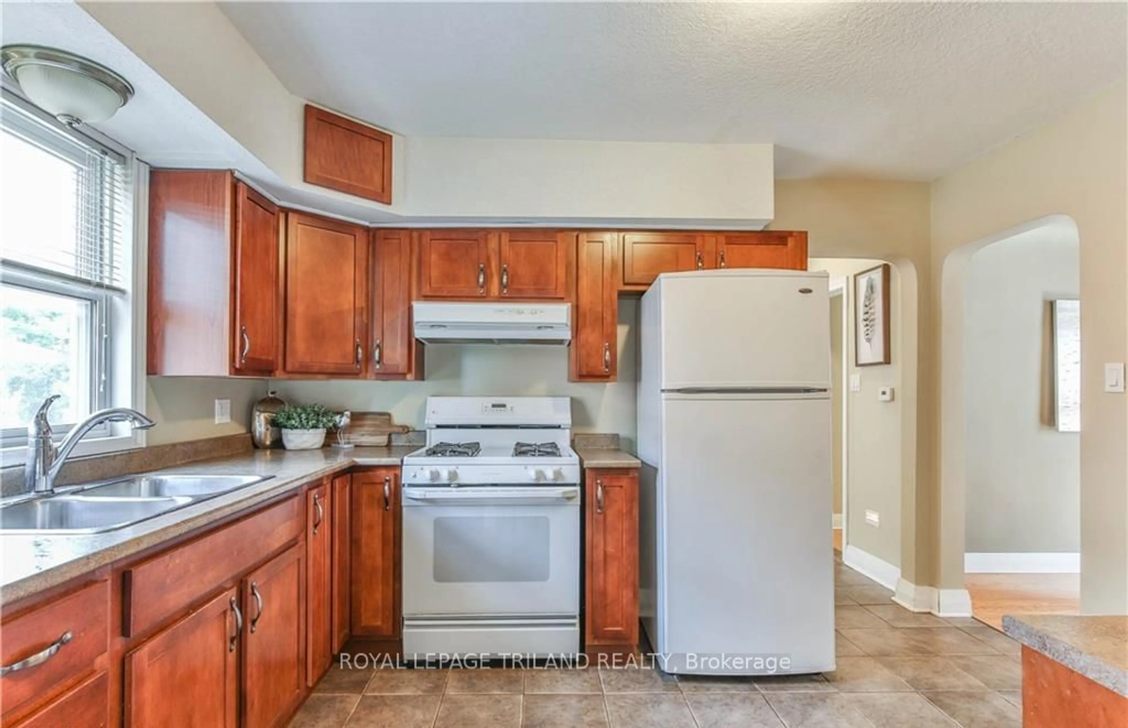 Standard kitchen, unknown for 28 BEATTIE Ave, London Ontario N5W 2N8