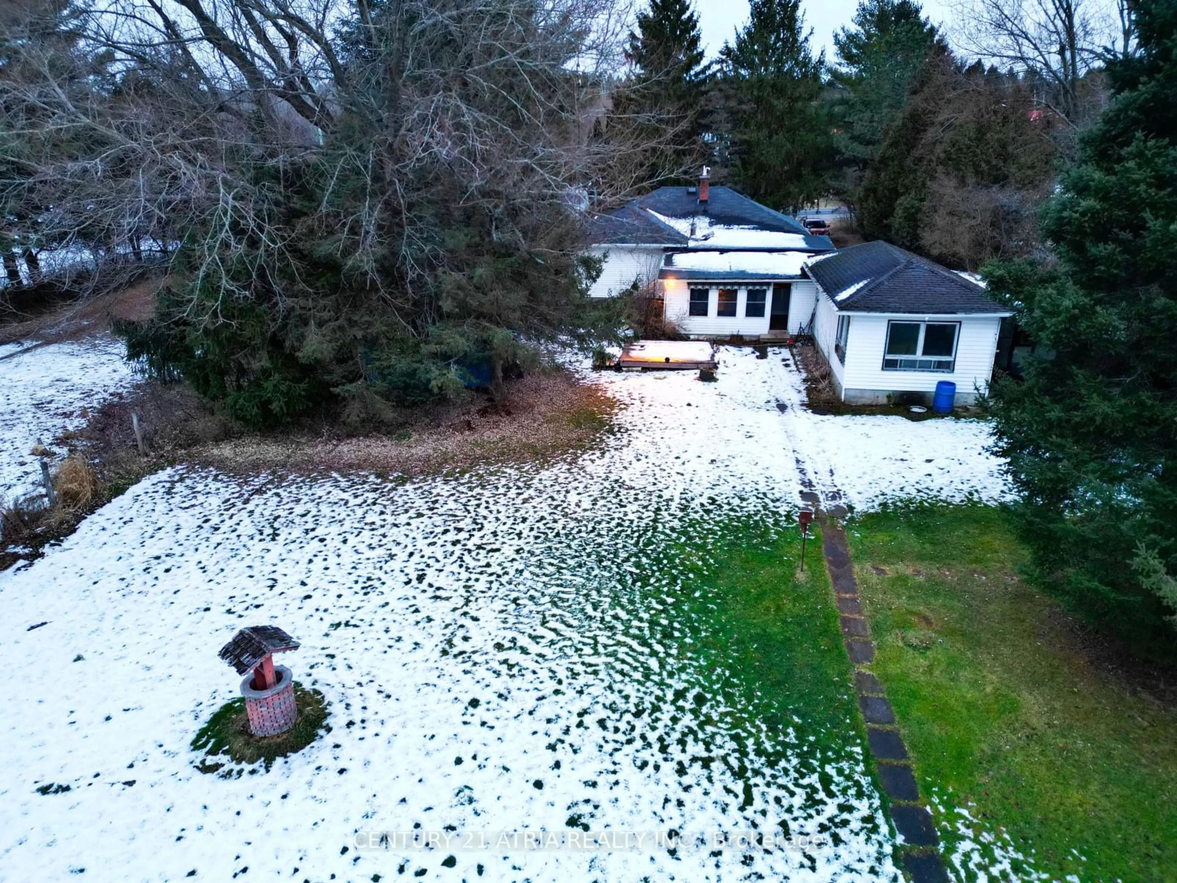 A pic from outside/outdoor area/front of a property/back of a property/a pic from drone, unknown for 2619 Perth Rd, Kingston Ontario K0H 1S0