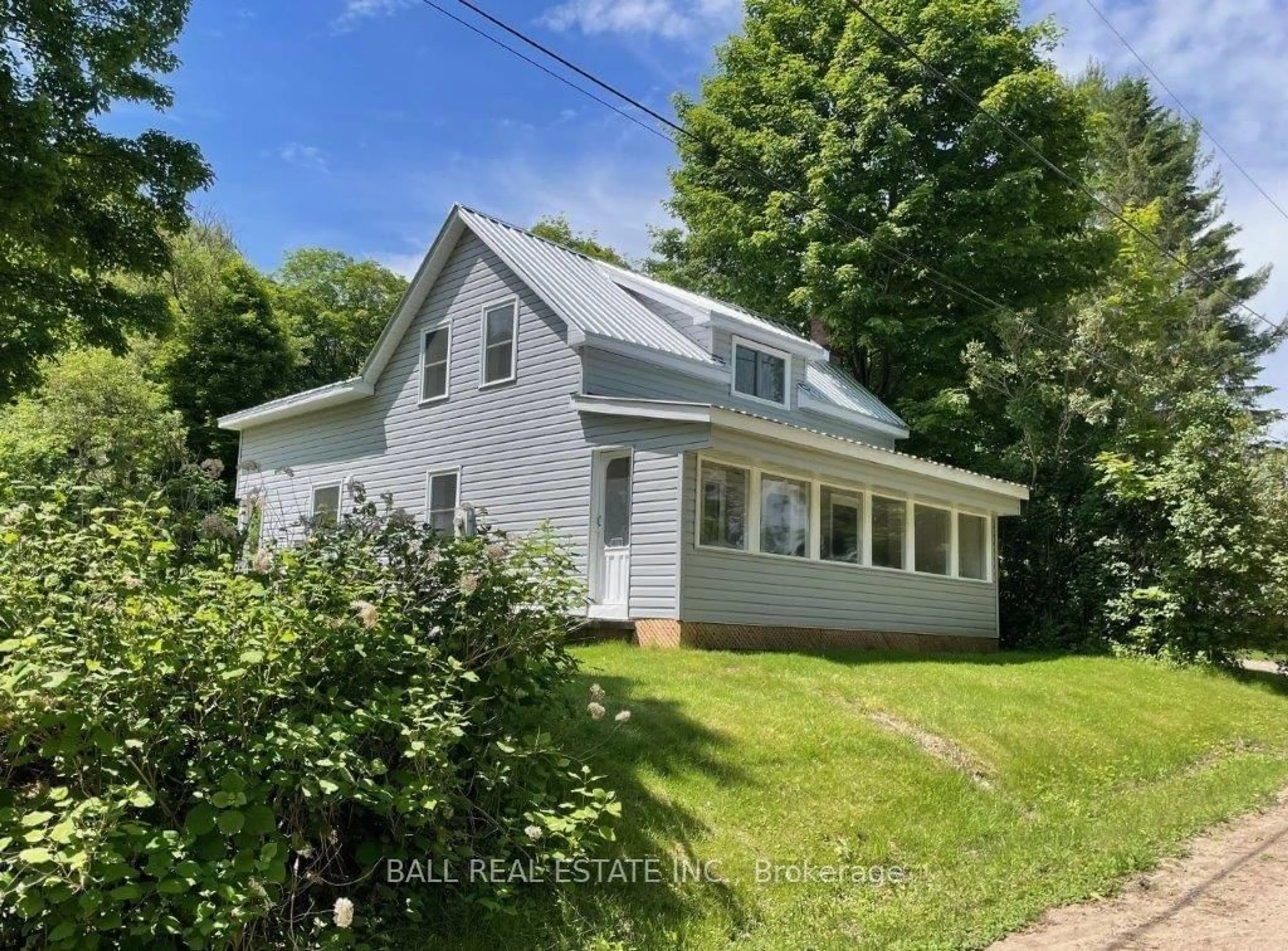 A pic from outside/outdoor area/front of a property/back of a property/a pic from drone, street for 17 Battelle Rd, Bancroft Ontario K0L 1C0