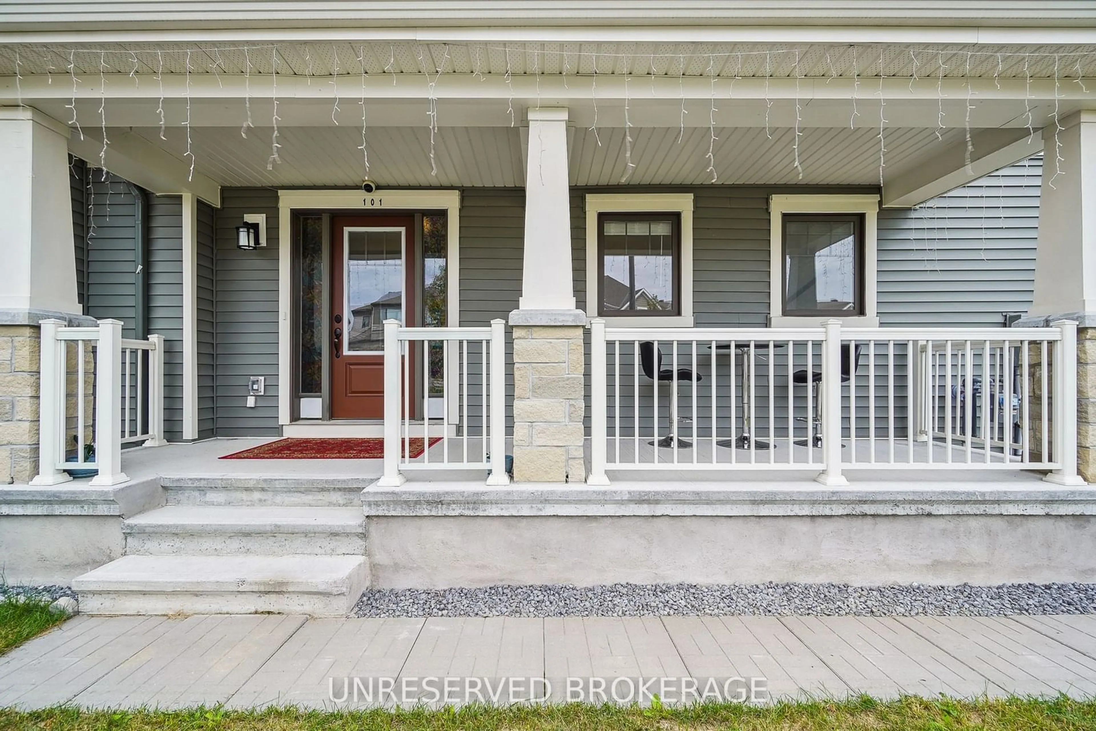 Indoor entryway for 101 Reliance Rdge, Kanata Ontario K2V 0R4