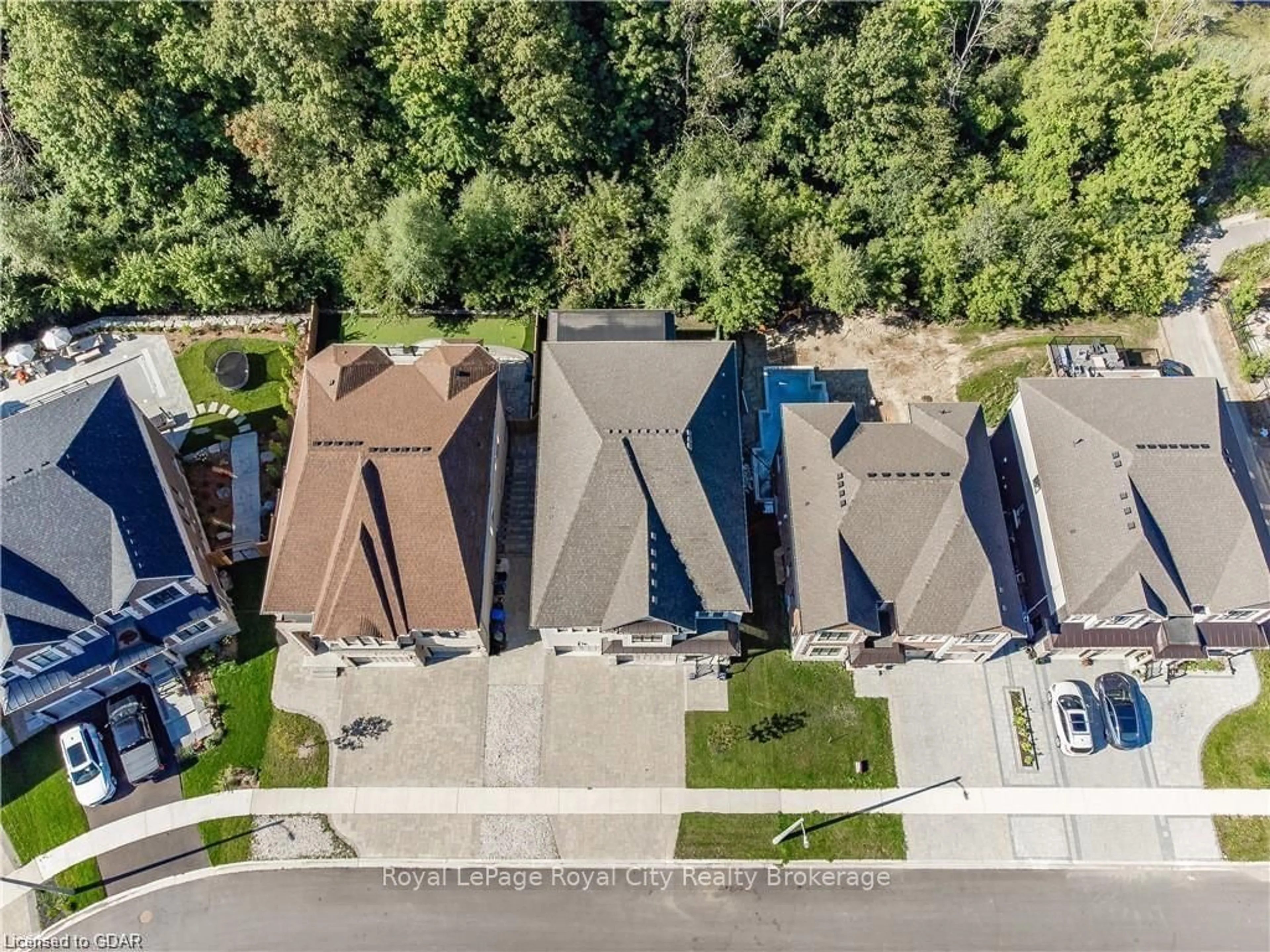 A pic from outside/outdoor area/front of a property/back of a property/a pic from drone, street for 84 MCCANN St, Guelph Ontario N1G 0B9