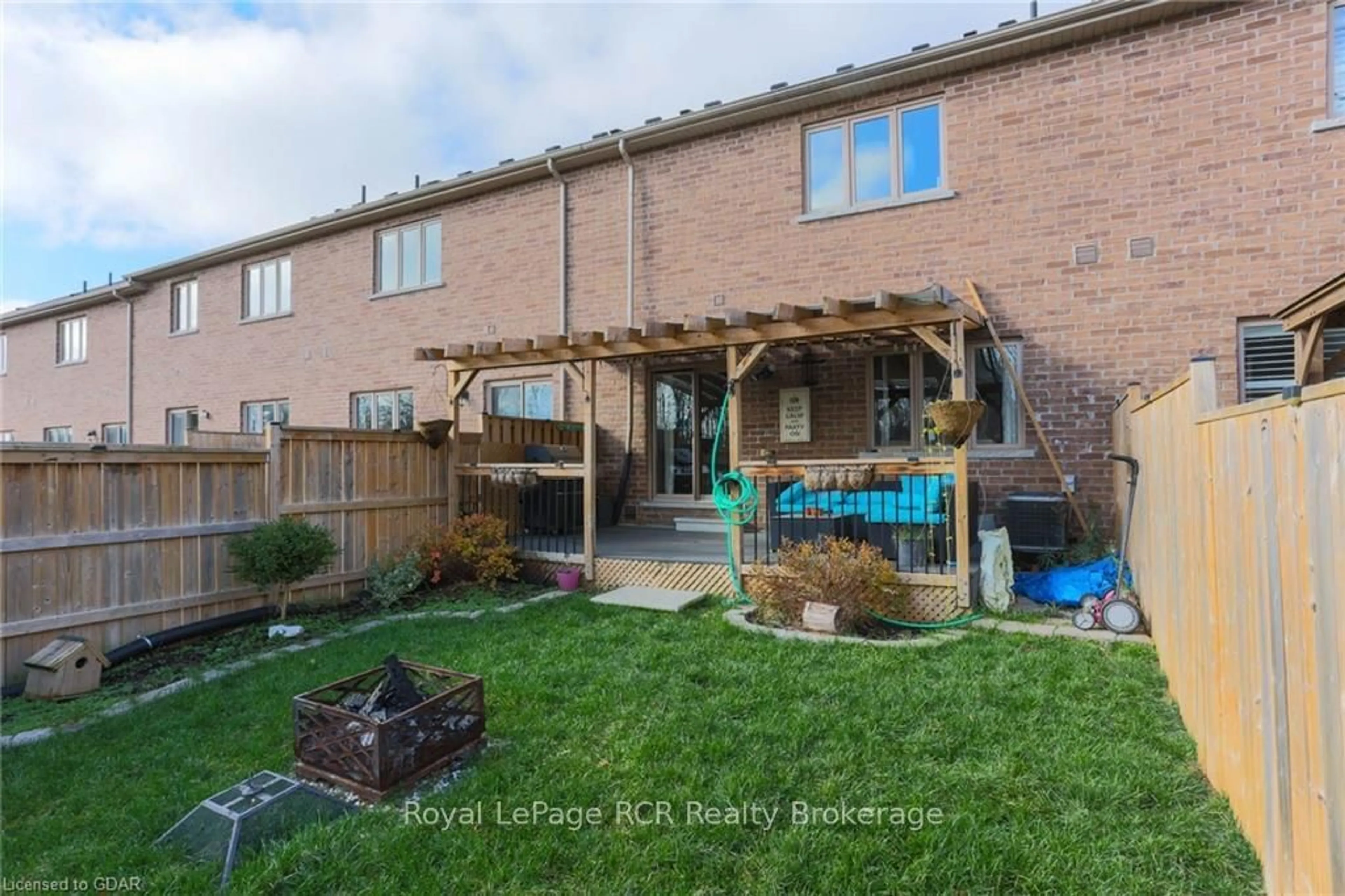 Patio, street for 135 SAMUEL Dr, Wellington North Ontario N0G 1A0