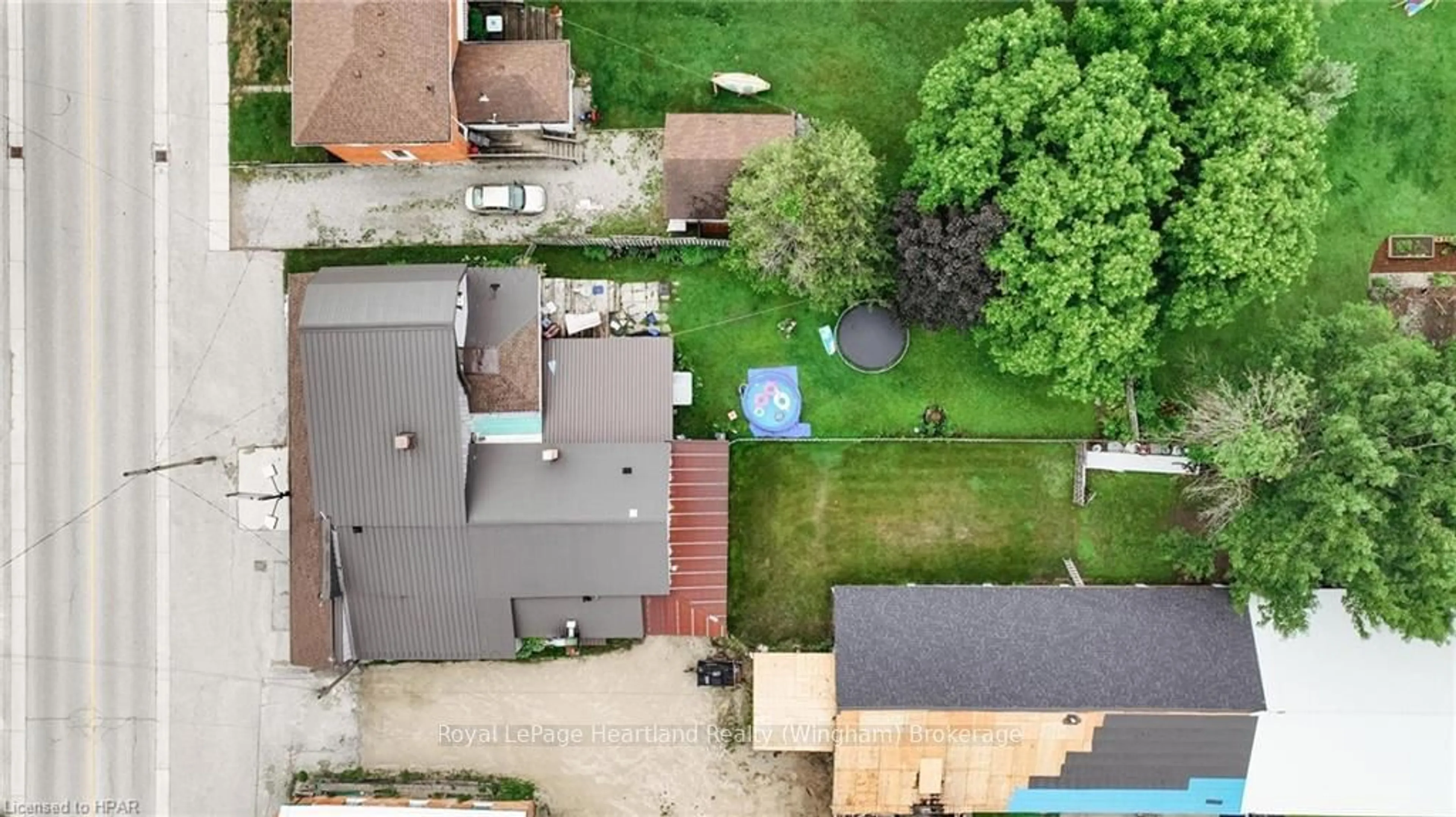 A pic from outside/outdoor area/front of a property/back of a property/a pic from drone, street for 3064 PATRICK St, Howick Ontario N0G 1V0