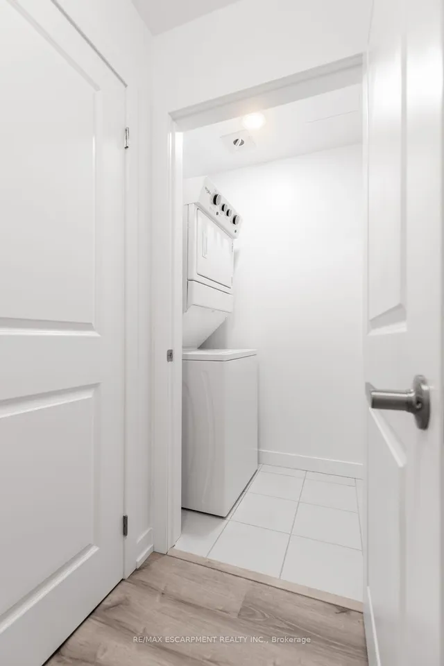 Additional property image - 450 Dundas St Unit 407