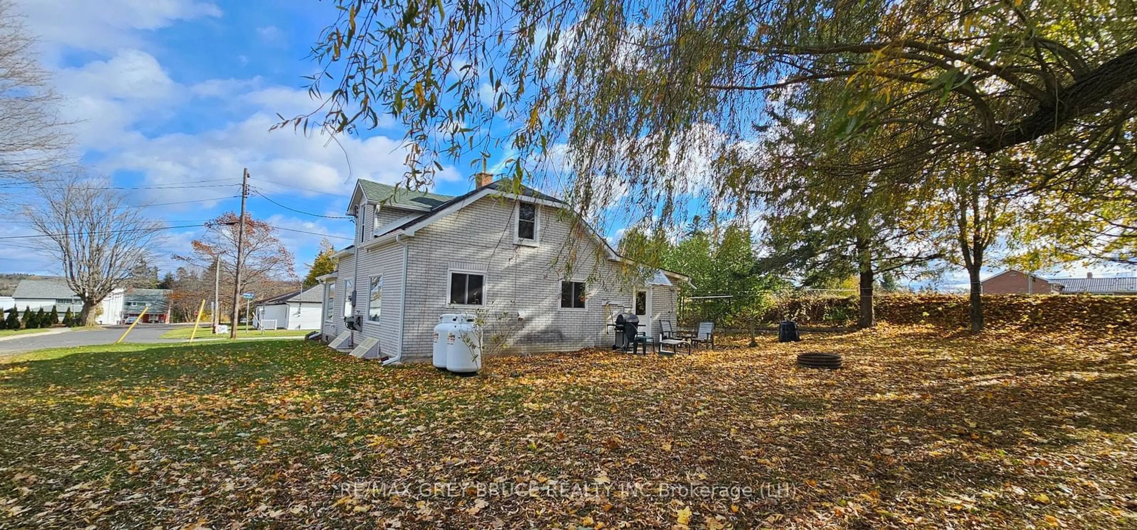 Shed for 4 ALEXANDER St, Northern Bruce Peninsula Ontario N0H 1W0