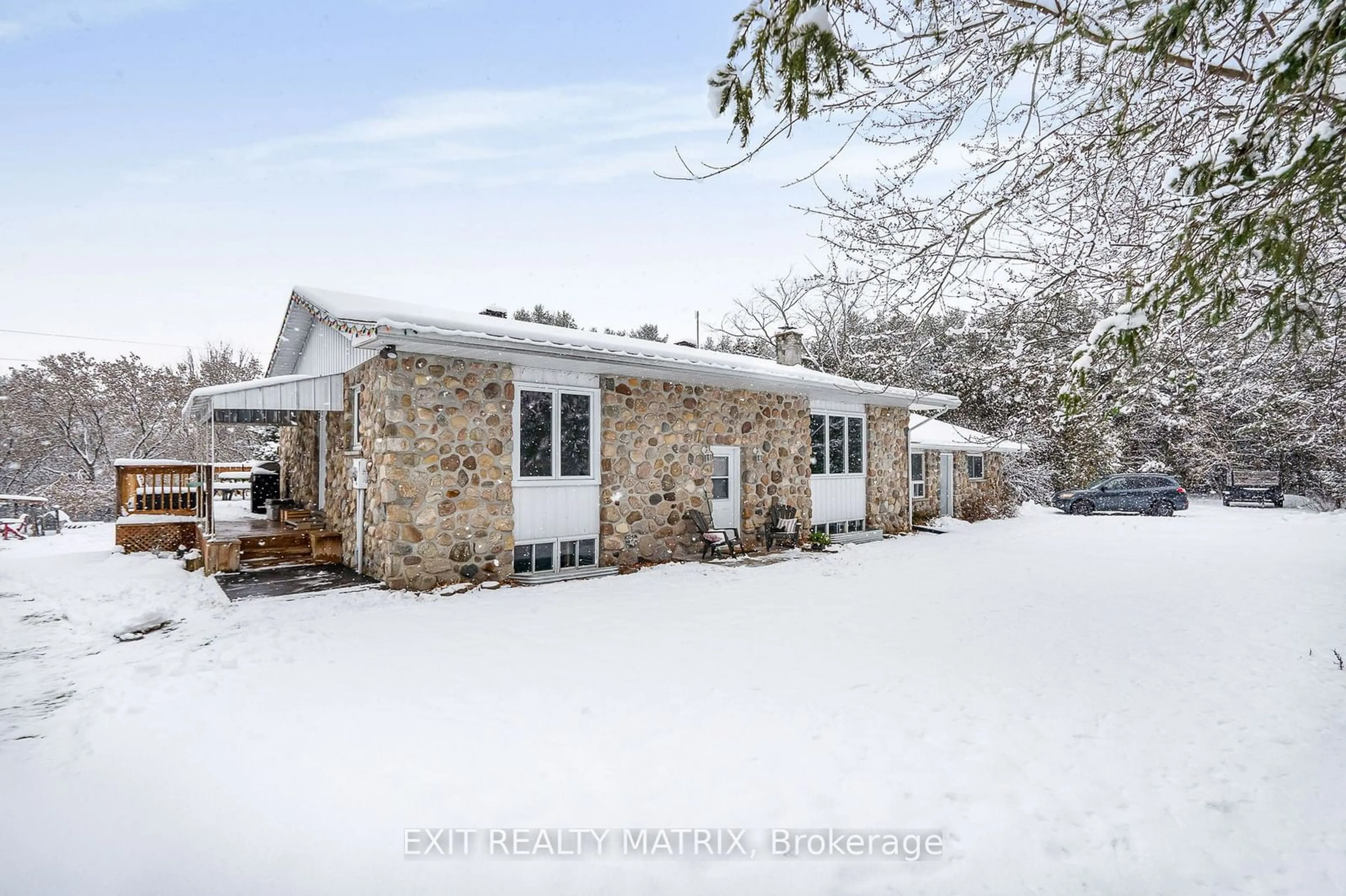 A pic from outside/outdoor area/front of a property/back of a property/a pic from drone, street for 21111 Concession rd 8 Rd, South Glengarry Ontario K0C 1L0