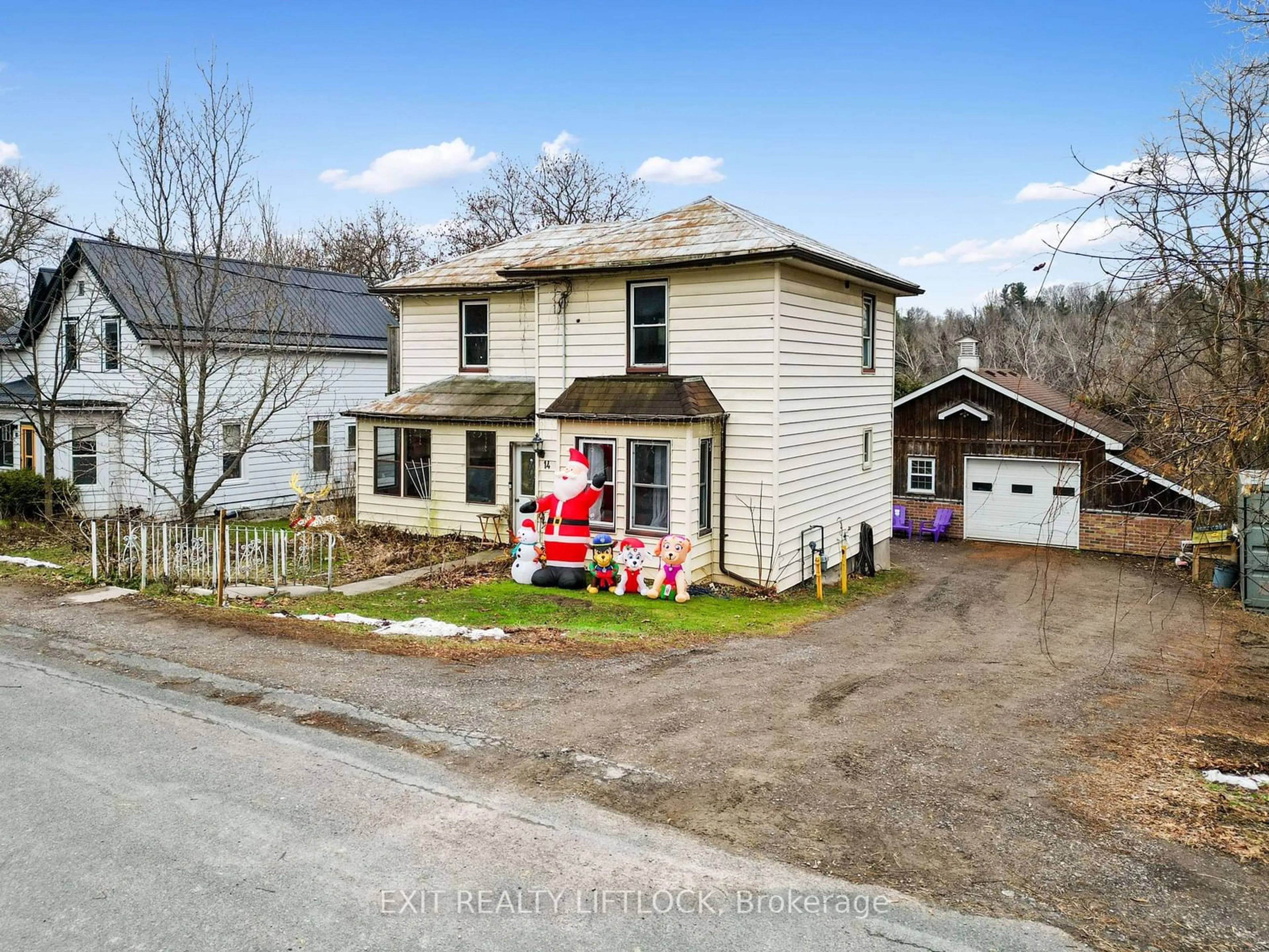 A pic from outside/outdoor area/front of a property/back of a property/a pic from drone, street for 14 Walter St, Trent Hills Ontario K0K 3K0