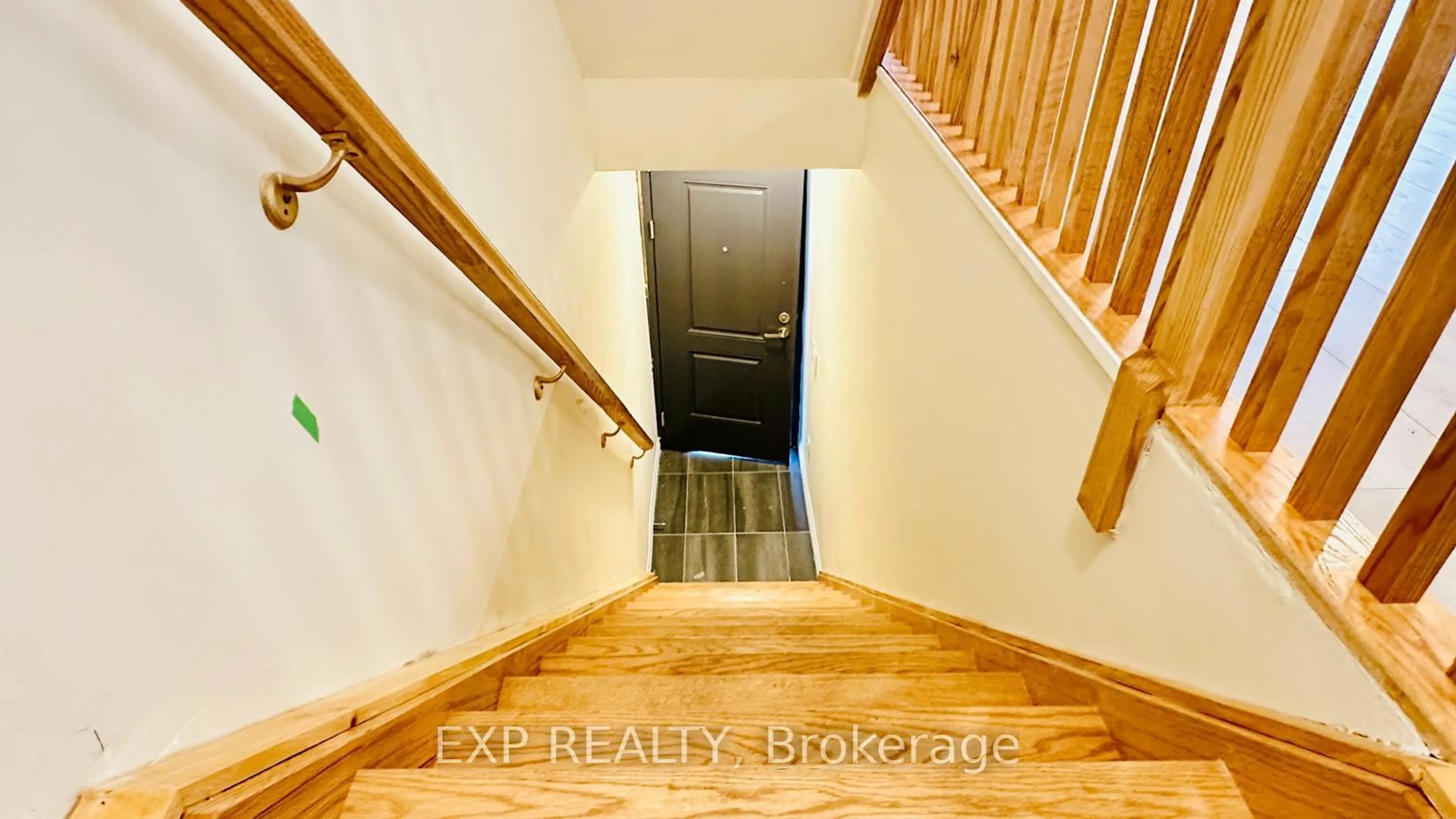 Stairs for 350 FISHER MILLS Rd #C34, Cambridge Ontario N3C 4N5