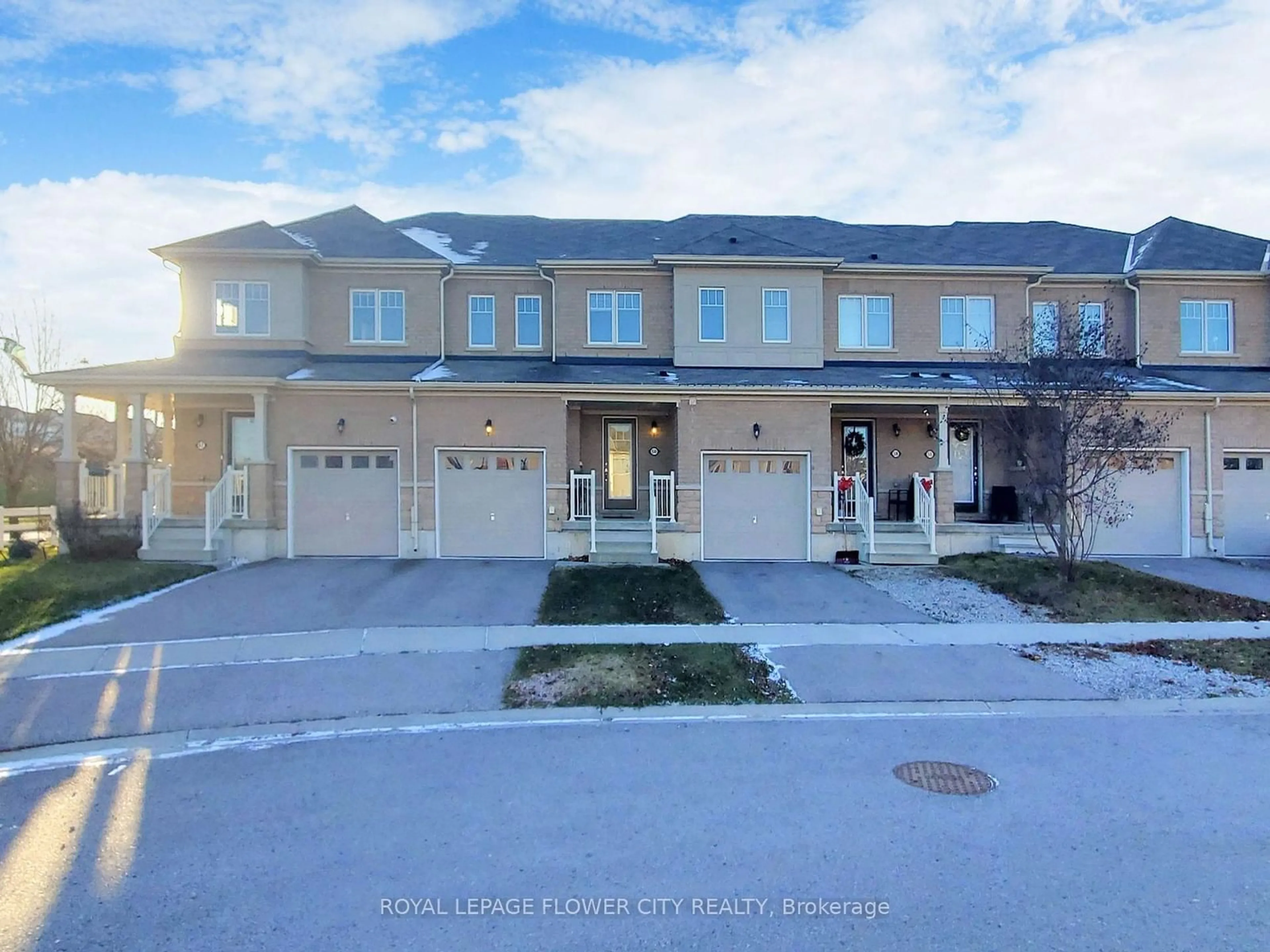 A pic from outside/outdoor area/front of a property/back of a property/a pic from drone, street for 60 Cole Cres, Brantford Ontario N3T 0P4