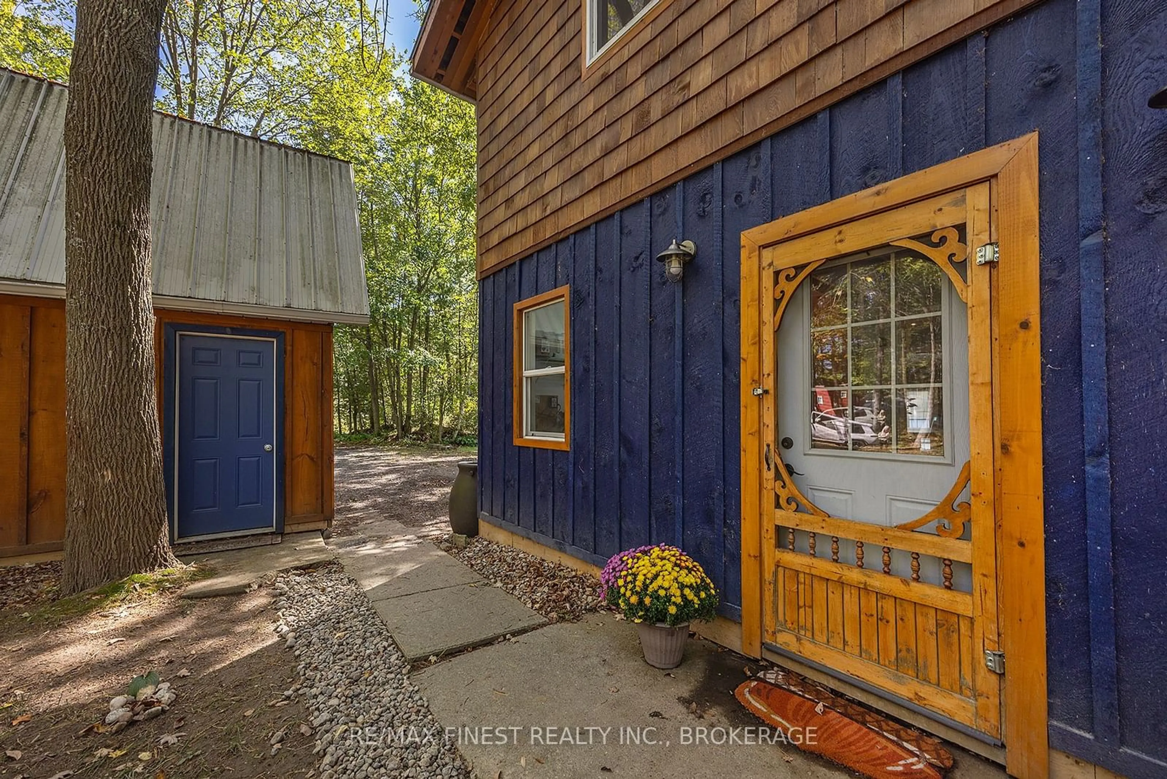 Indoor entryway for 1198 NARROWS Lane, South Frontenac Ontario K0H 2L0