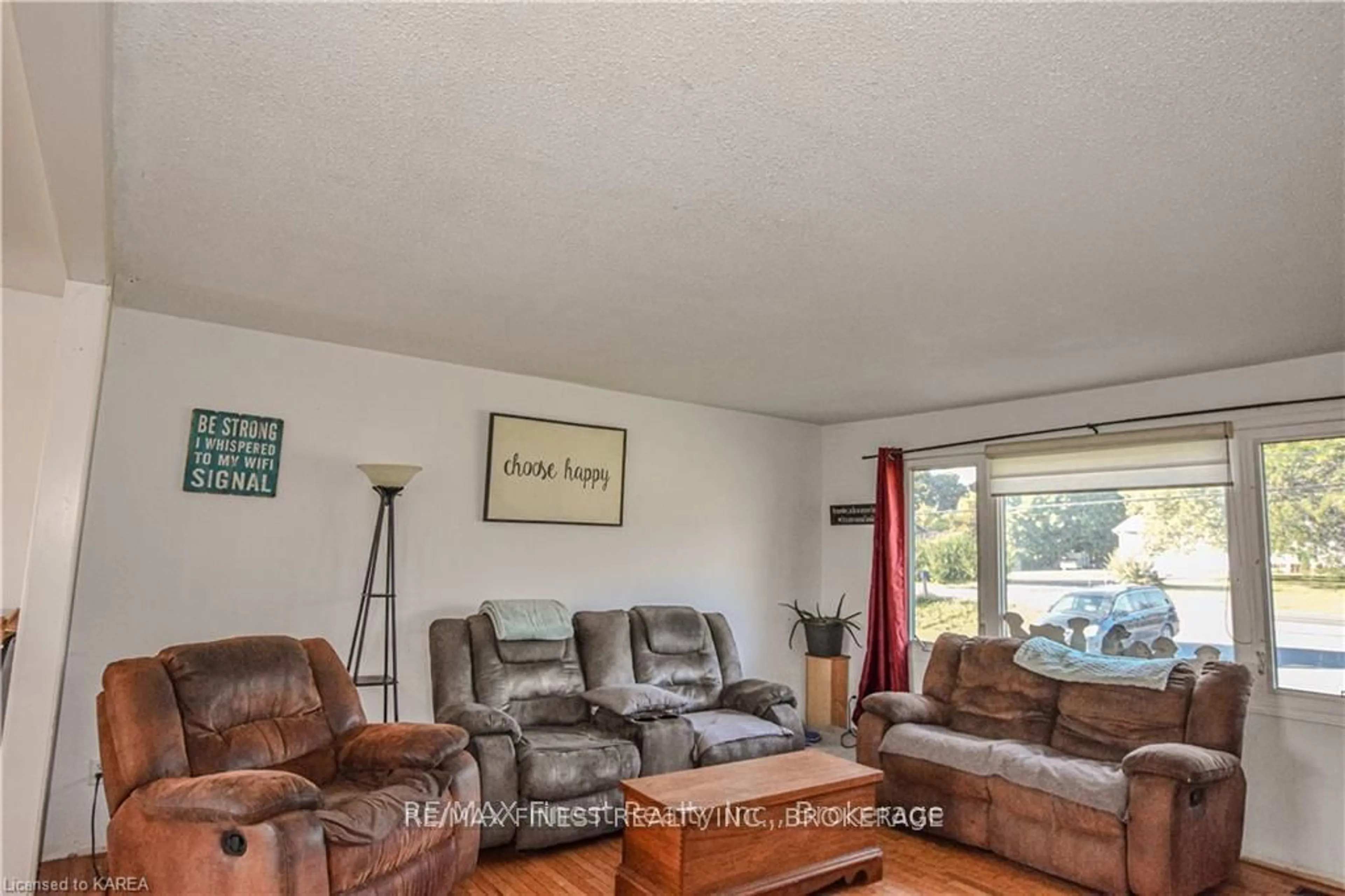 Living room with furniture, unknown for 7072 COUNTY ROAD 2, Loyalist Ontario K7R 3K6