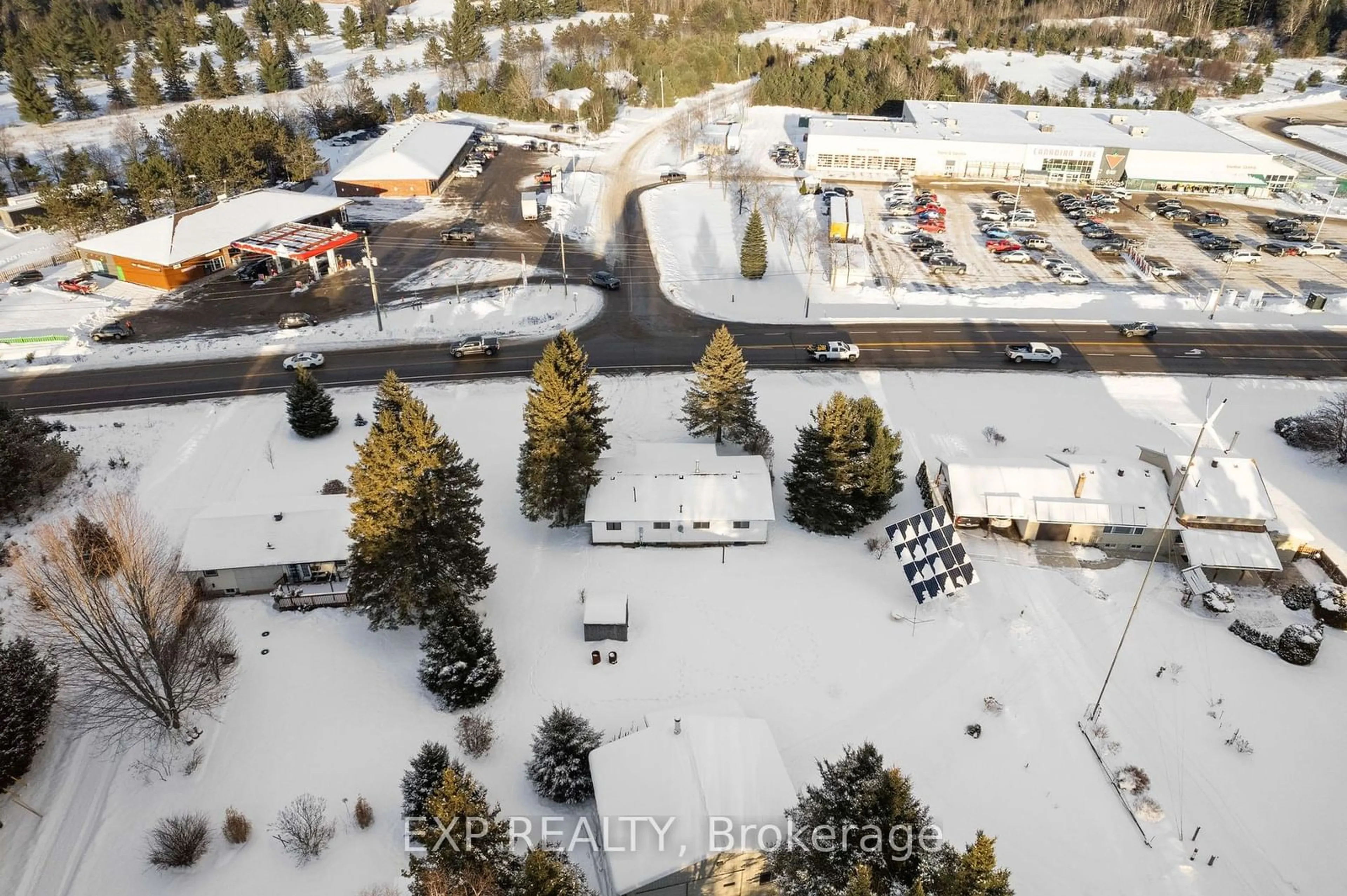 A pic from outside/outdoor area/front of a property/back of a property/a pic from drone, mountain view for 370 Hastings St, Bancroft Ontario K0L 1C0