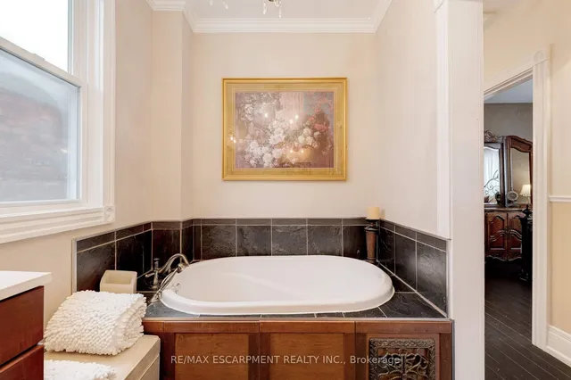 Additional property image - 80 Alanson St