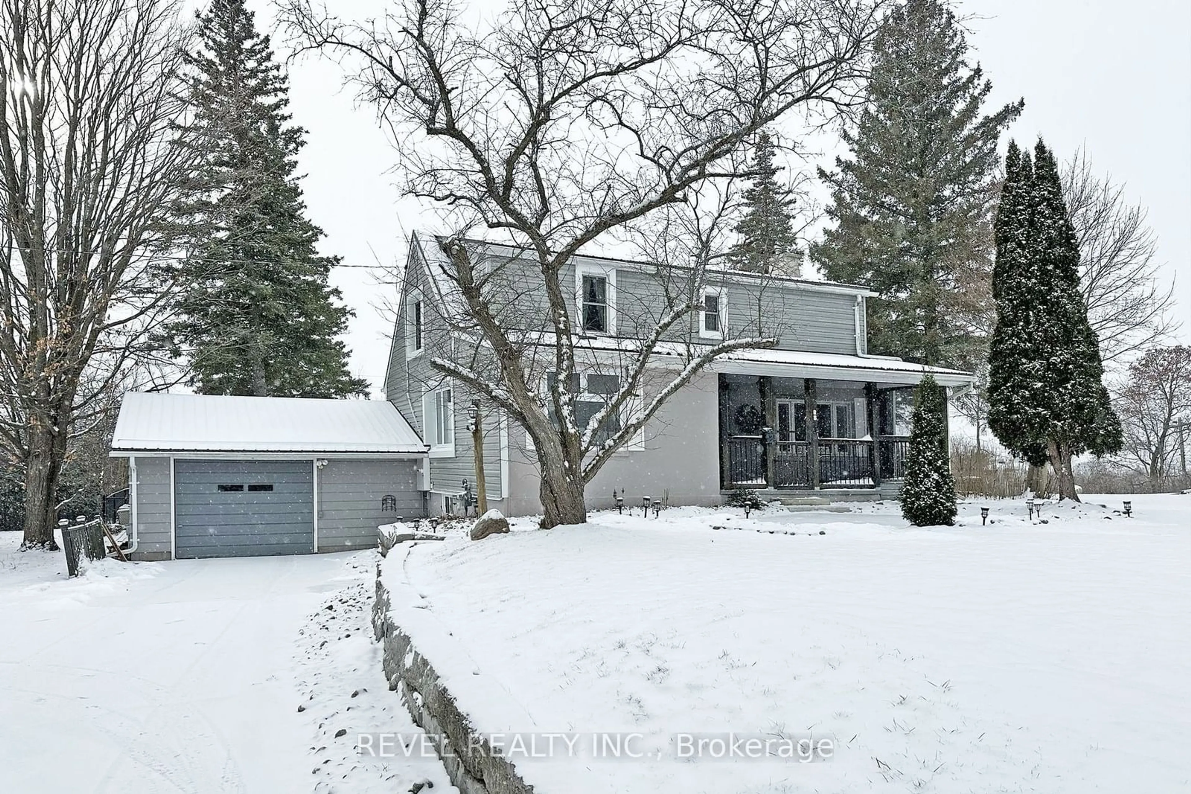 A pic from outside/outdoor area/front of a property/back of a property/a pic from drone, street for 77 Bond St, Kawartha Lakes Ontario K0M 1N0