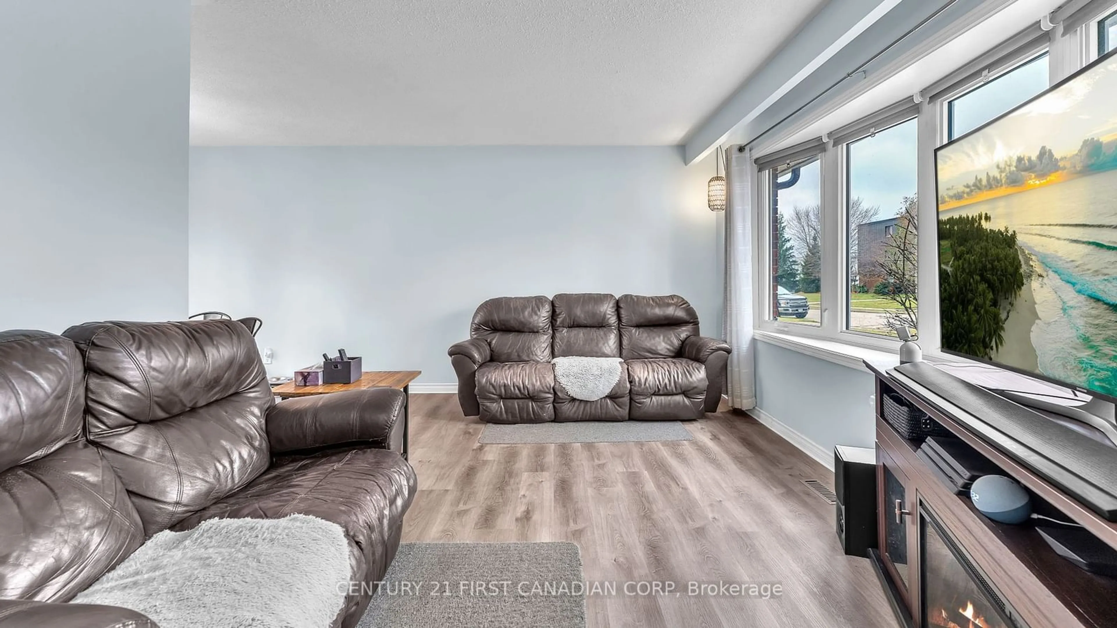 Living room with furniture, unknown for 75 Confederation Dr, St. Thomas Ontario N5P 3Y2