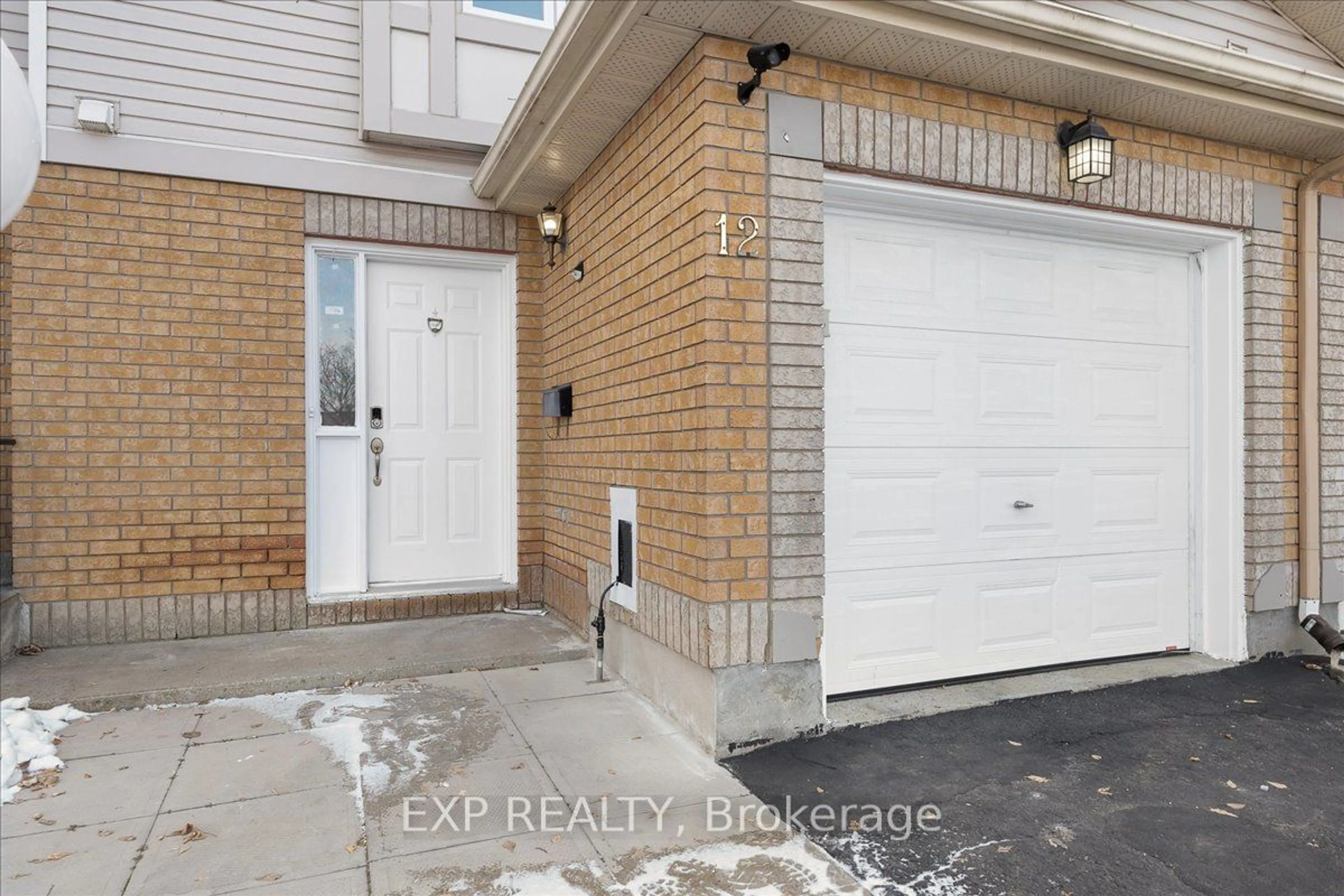 Indoor entryway for 12 Claridge Dr, Barrhaven Ontario K2J 4L8