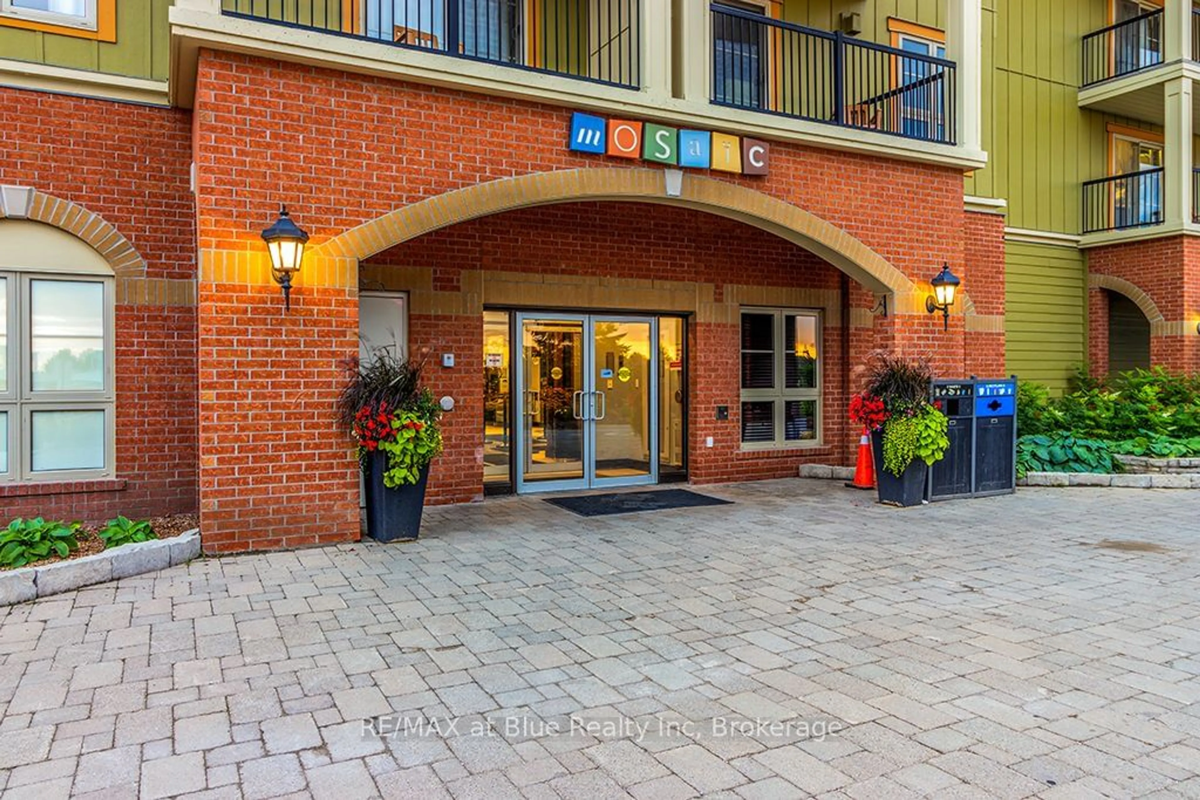 Indoor foyer for 190 JOZO WEIDER Blvd #422, Blue Mountains Ontario L9Y 0V2