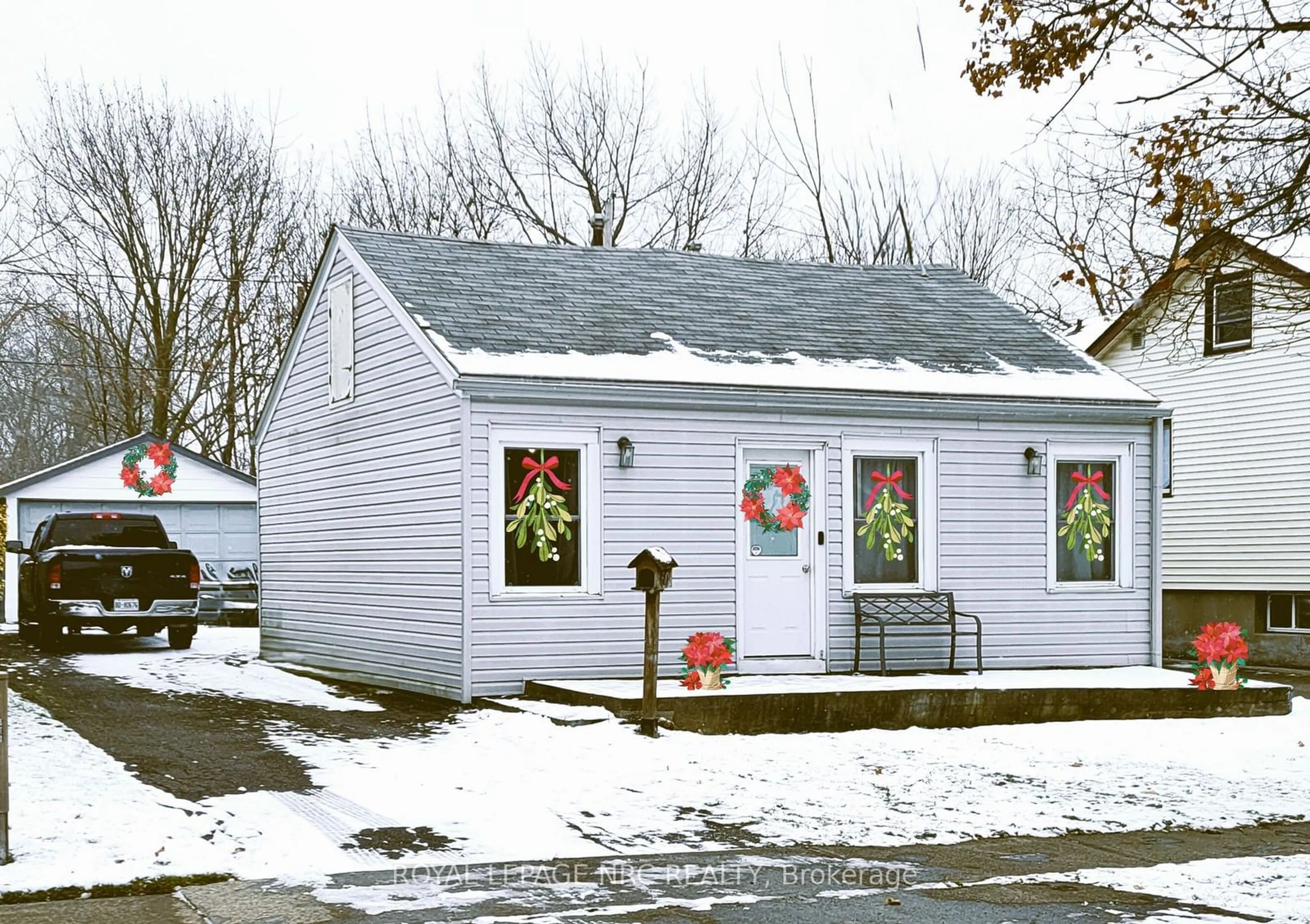 Shed for 60 Dunkirk Rd, Welland Ontario L3B 2N6