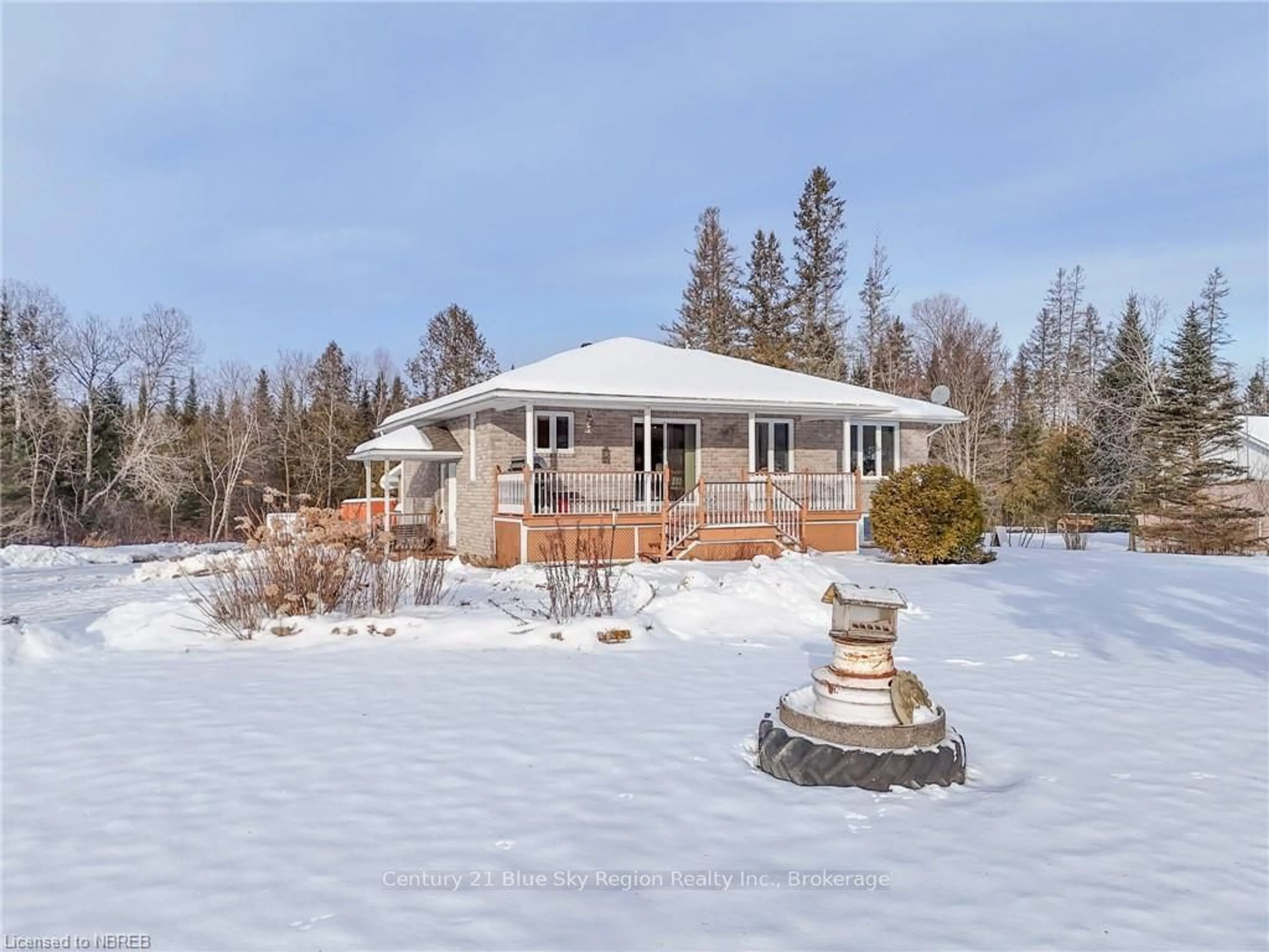 A pic from outside/outdoor area/front of a property/back of a property/a pic from drone, water/lake/river/ocean view for 37 HIGHWAY 531, Bonfield Ontario P0H 1E0