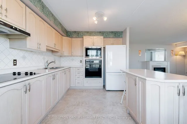 Additional property image - 870 Upper Wentworth St Unit 202