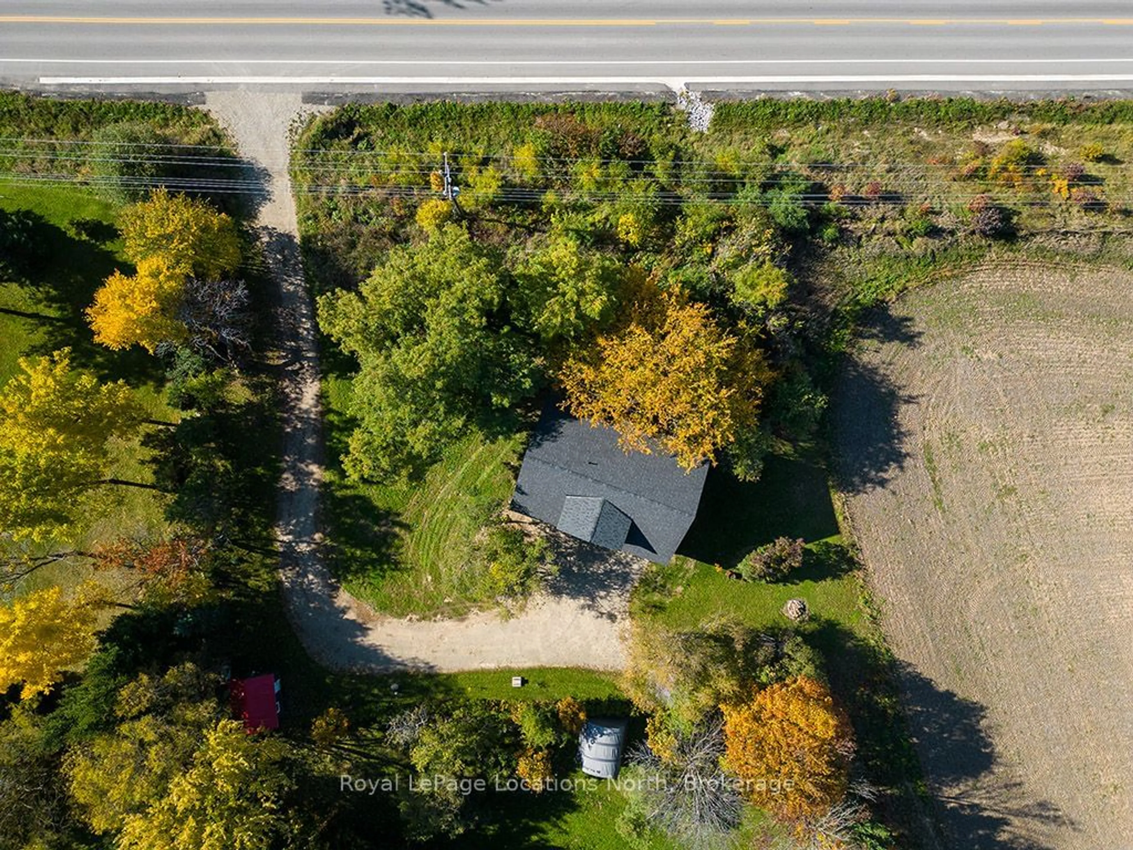 A pic from outside/outdoor area/front of a property/back of a property/a pic from drone, street for 197143 Grey 7 Rd, Meaford Ontario N4L 1W7