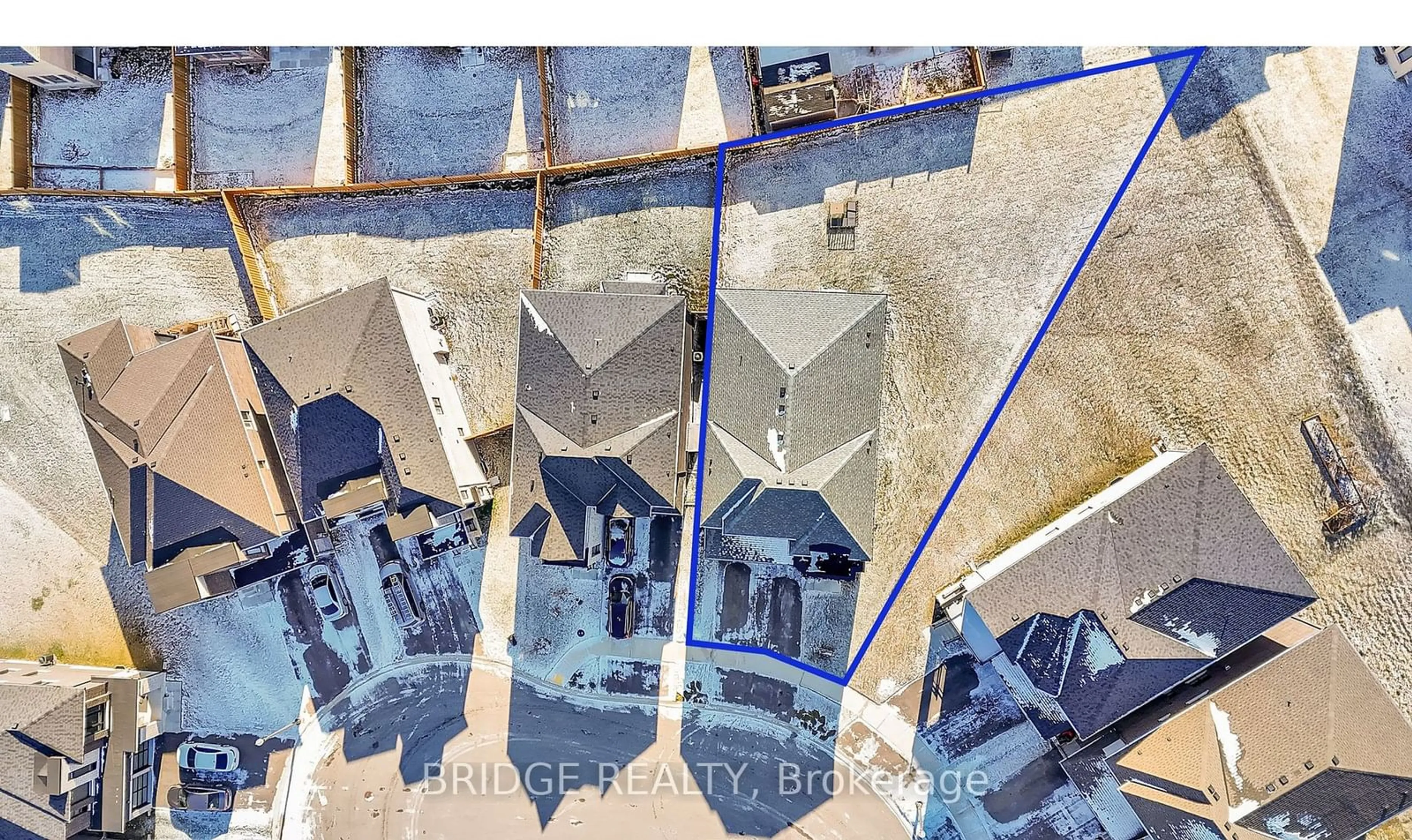 A pic from outside/outdoor area/front of a property/back of a property/a pic from drone, city buildings view from balcony for 1000 CENTENNIAL Crt, Woodstock Ontario N4T 0N8