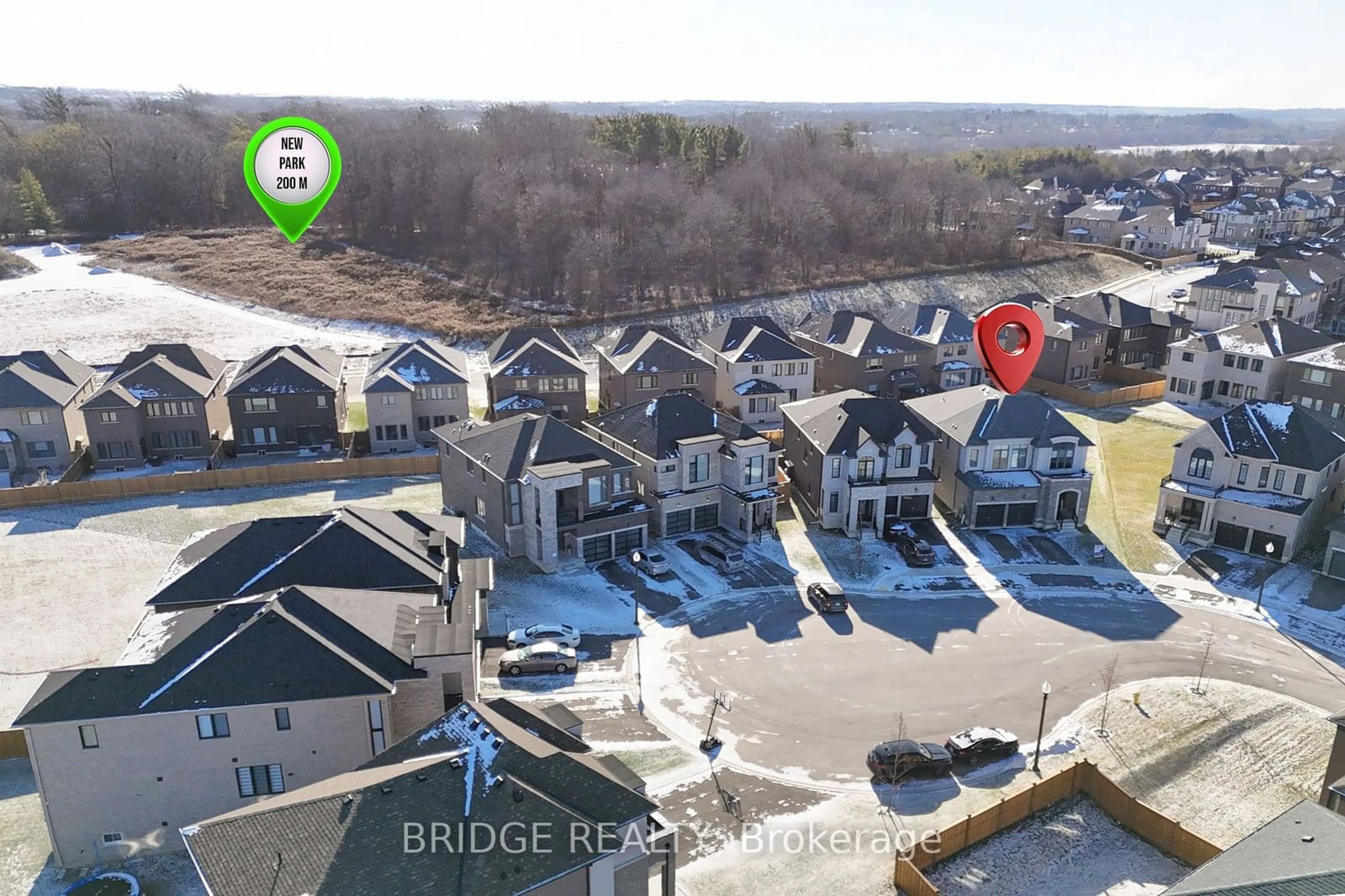 A pic from outside/outdoor area/front of a property/back of a property/a pic from drone, unknown for 1000 CENTENNIAL Crt, Woodstock Ontario N4T 0N8