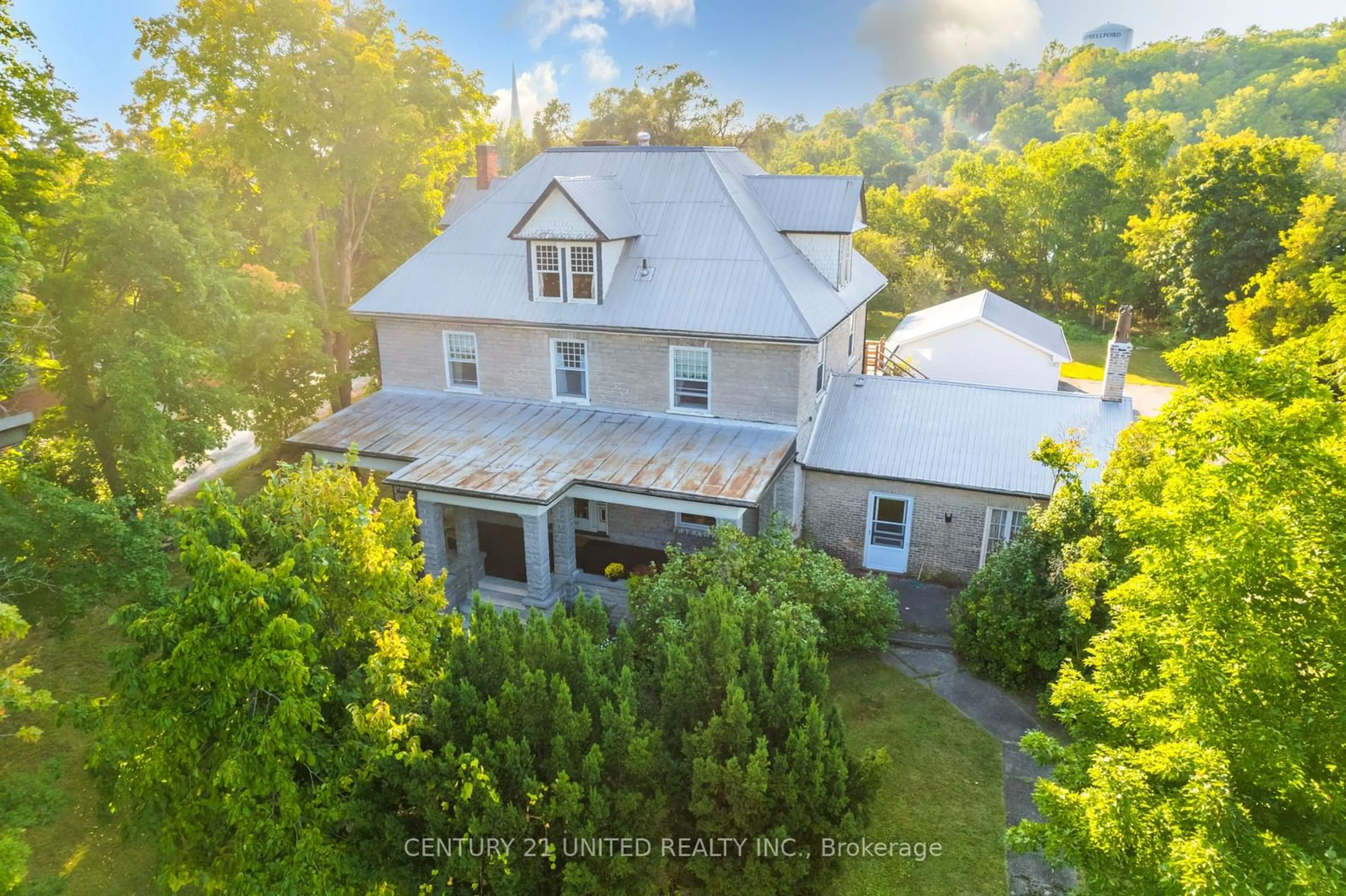 A pic from outside/outdoor area/front of a property/back of a property/a pic from drone, building for 26 Queen St, Trent Hills Ontario K0L 1L0