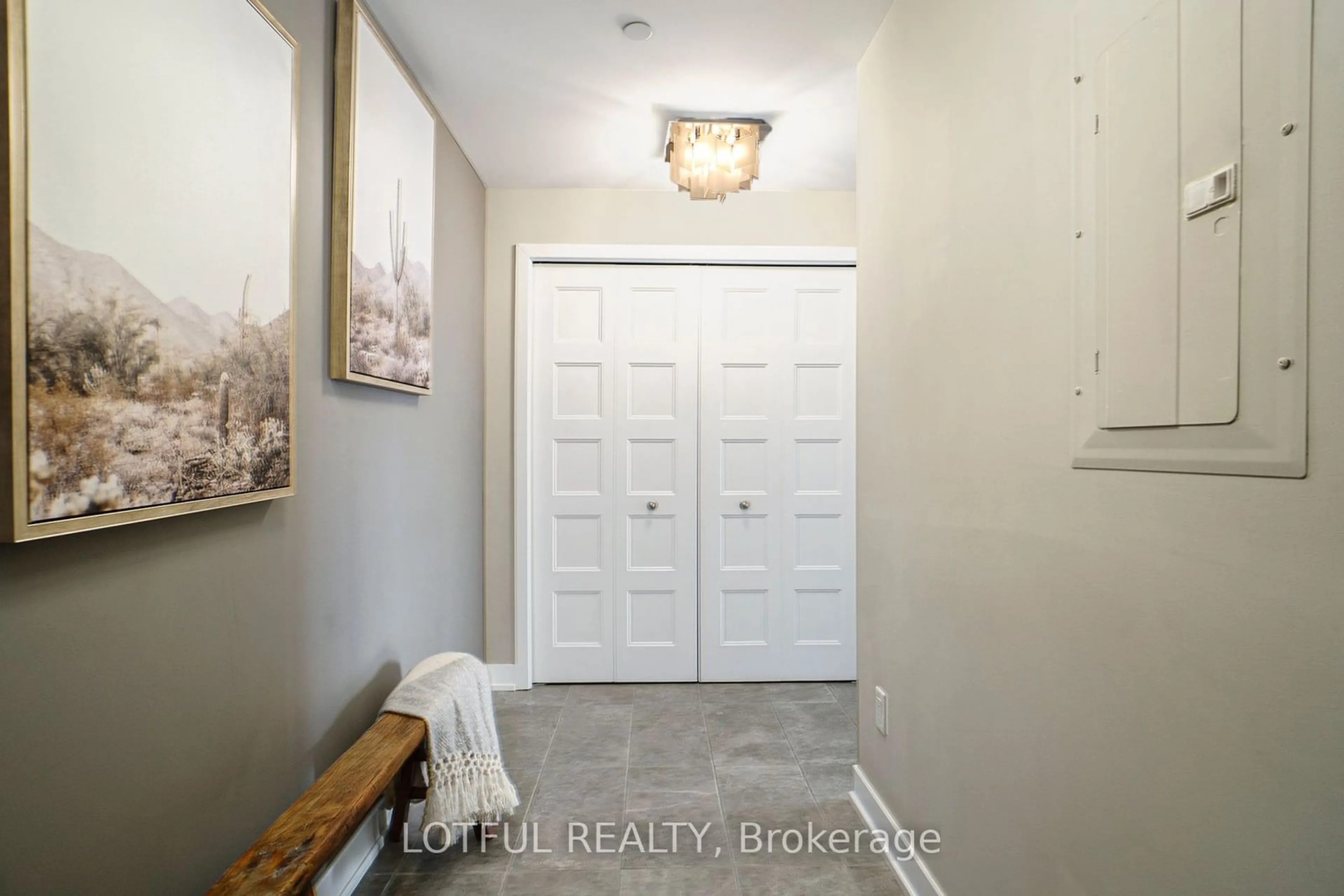 Indoor entryway for 200 INLET PRIVATE #809, Orleans - Cumberland and Area Ontario K4A 5H3