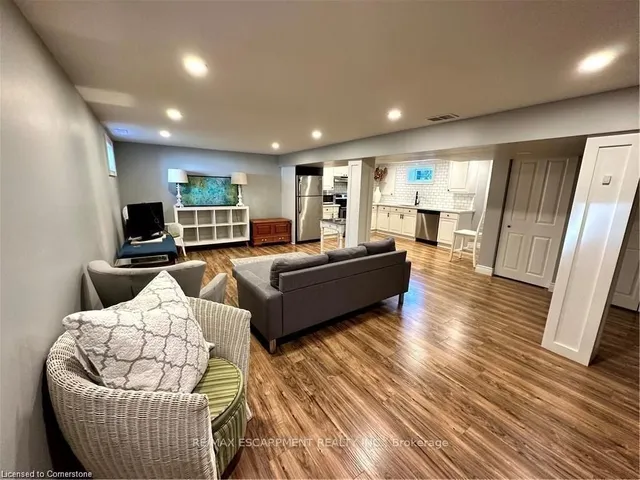 Additional property image - 312 East 45th St
