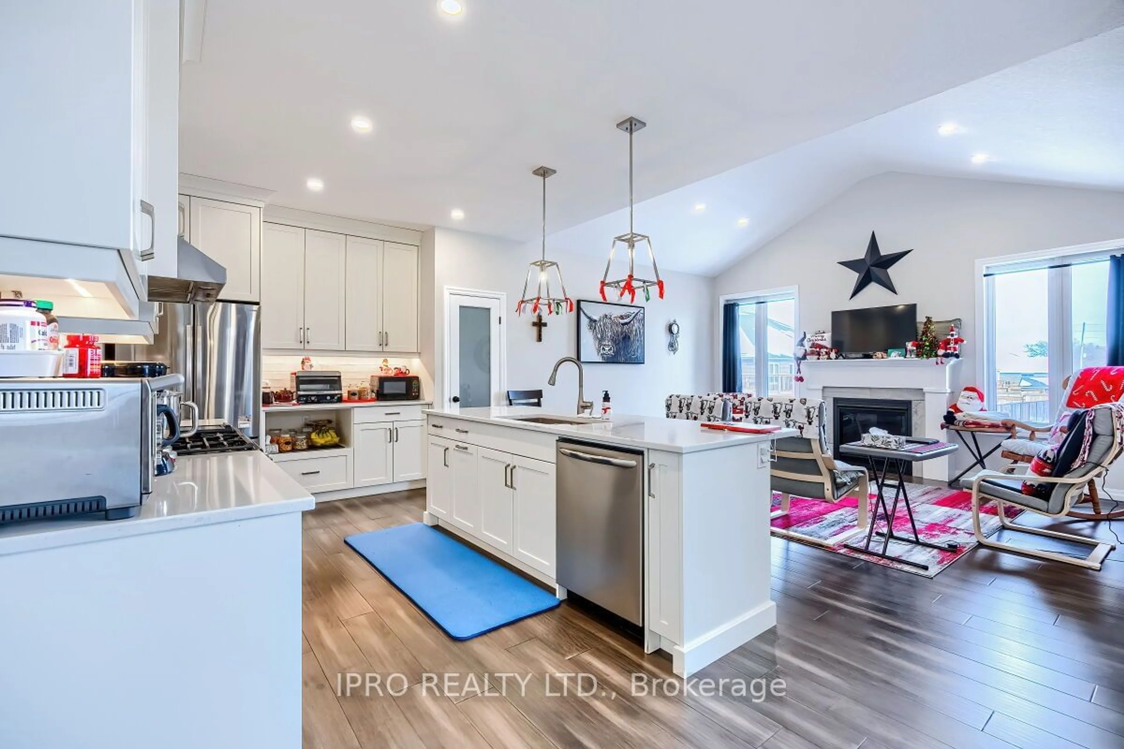 Open concept kitchen, unknown for 111 Renaissance Dr, St. Thomas Ontario N5R 0L8