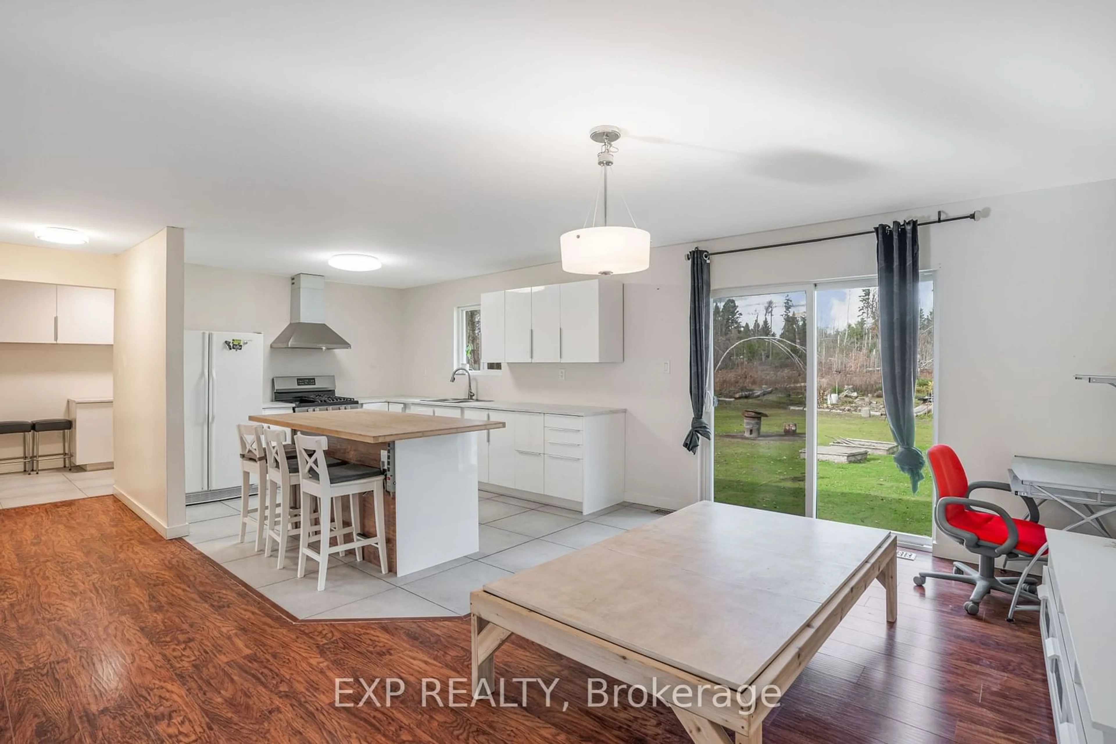 Open concept kitchen, unknown for 277 Belvedere Rd, Clarence-Rockland Ontario K0A 2A0