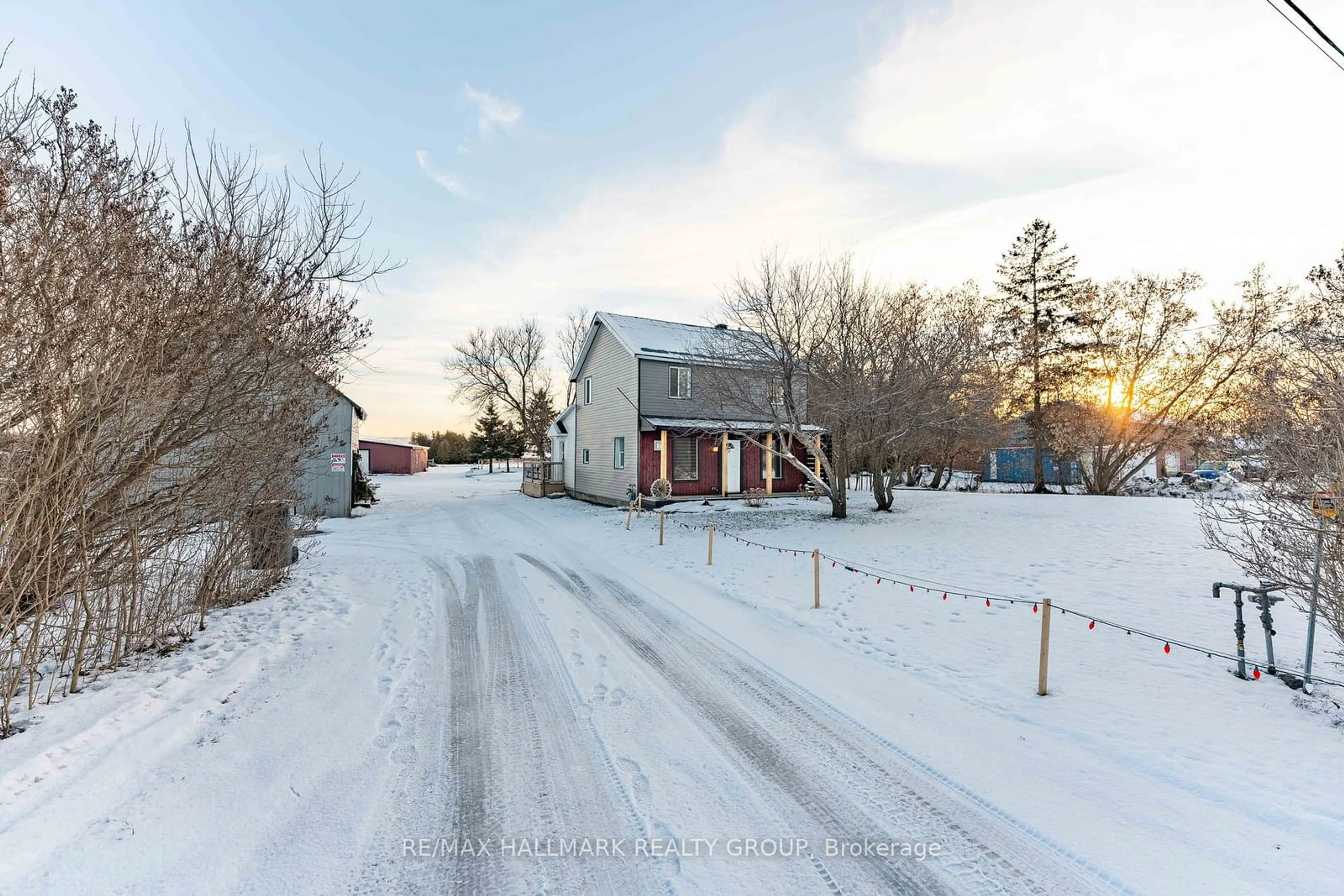 A pic from outside/outdoor area/front of a property/back of a property/a pic from drone, street for 2535 county rd 17 Rd, Champlain Ontario K0B 1K0