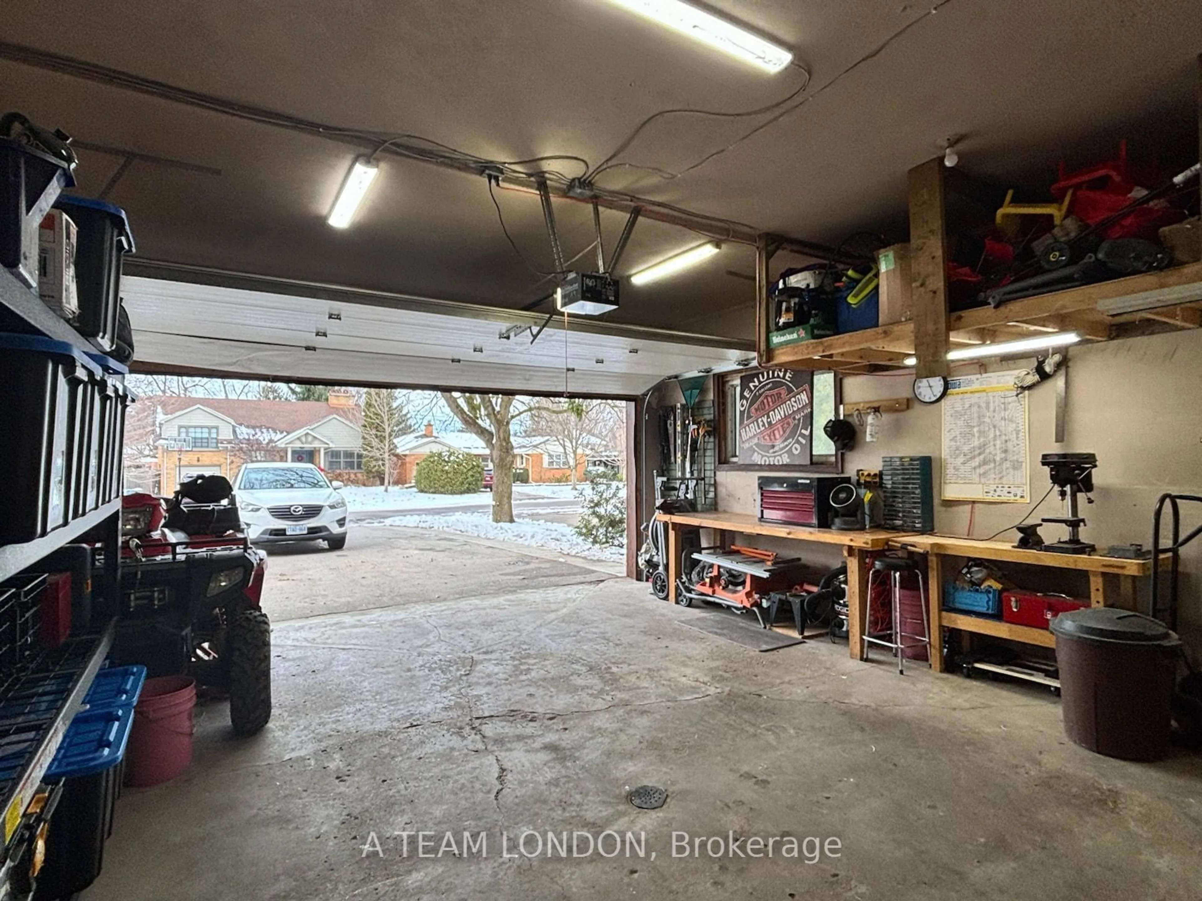 Indoor garage for 14 St Neots Dr, London Ontario N6C 2M9