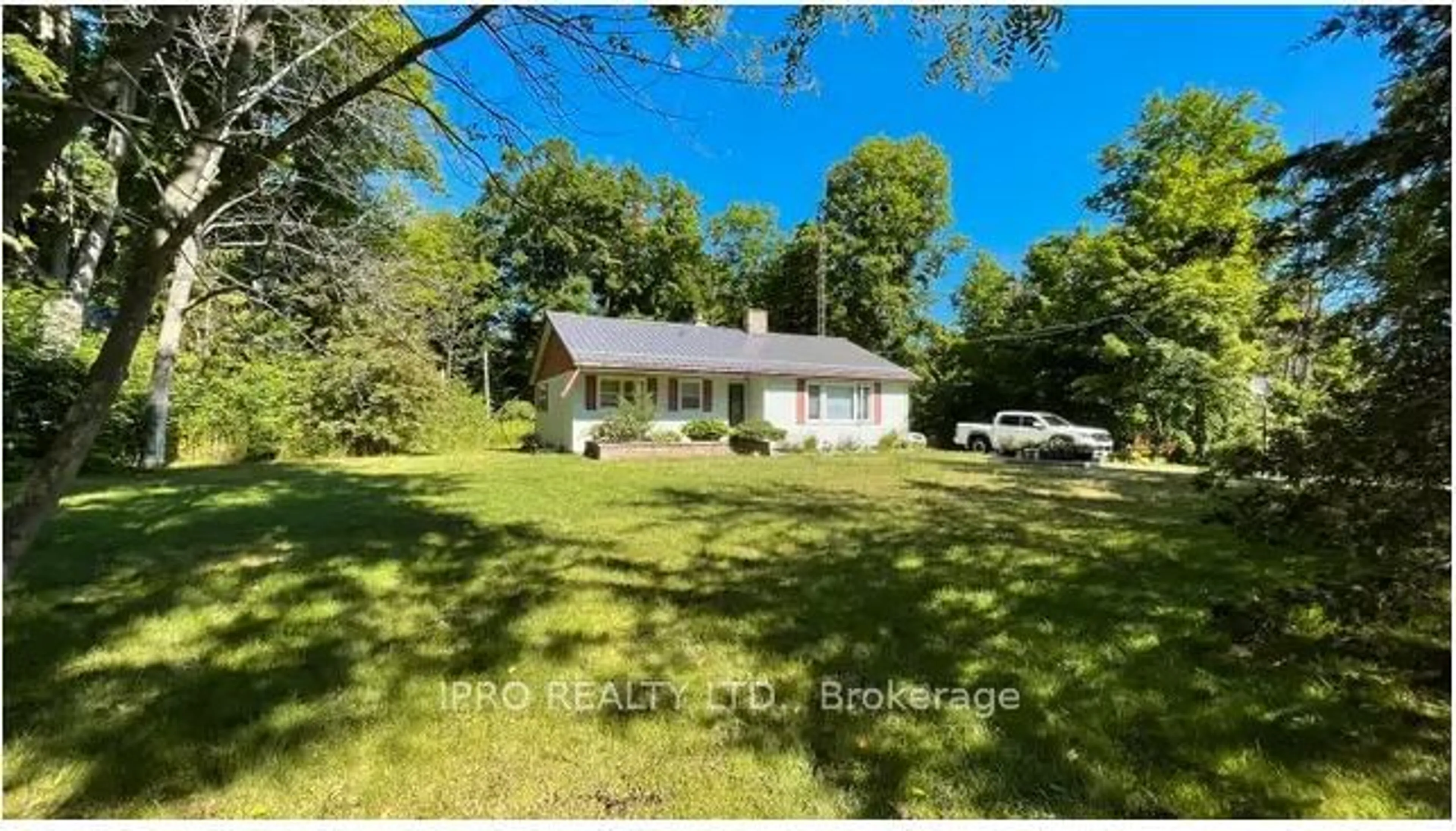 A pic from outside/outdoor area/front of a property/back of a property/a pic from drone, unknown for 308283 Hockley Rd, Mono Ontario L9W 6N3