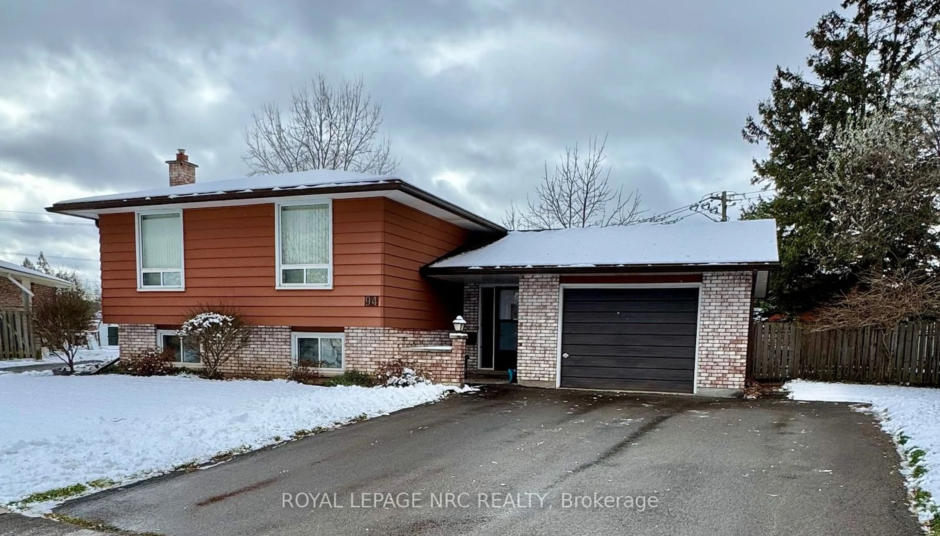 Home with brick exterior material, street for 94 Pinehurst Dr, Welland Ontario L3C 3J1