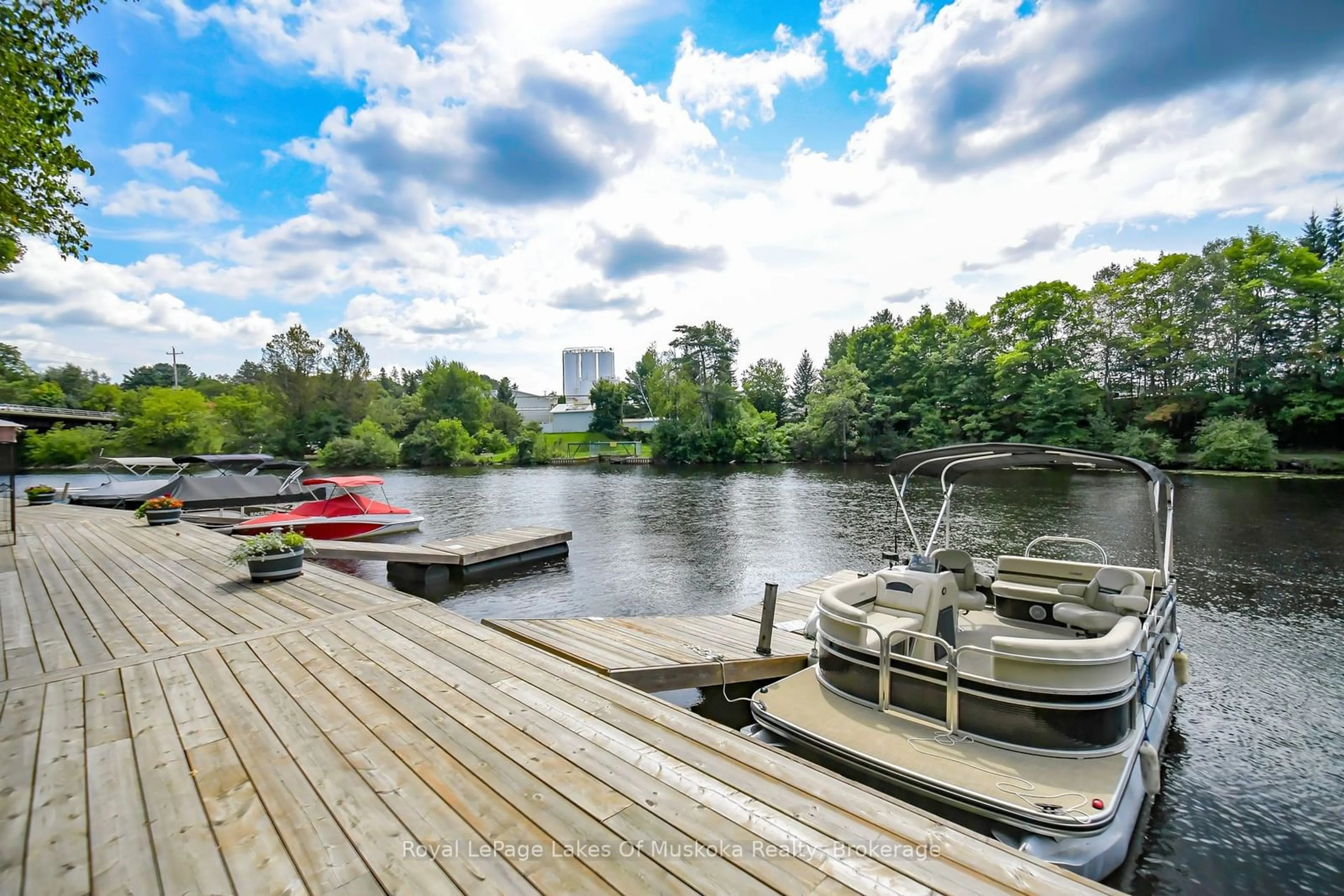 Patio, water/lake/river/ocean view for 31 Dairy Lane #401, Huntsville Ontario P1H 1L7