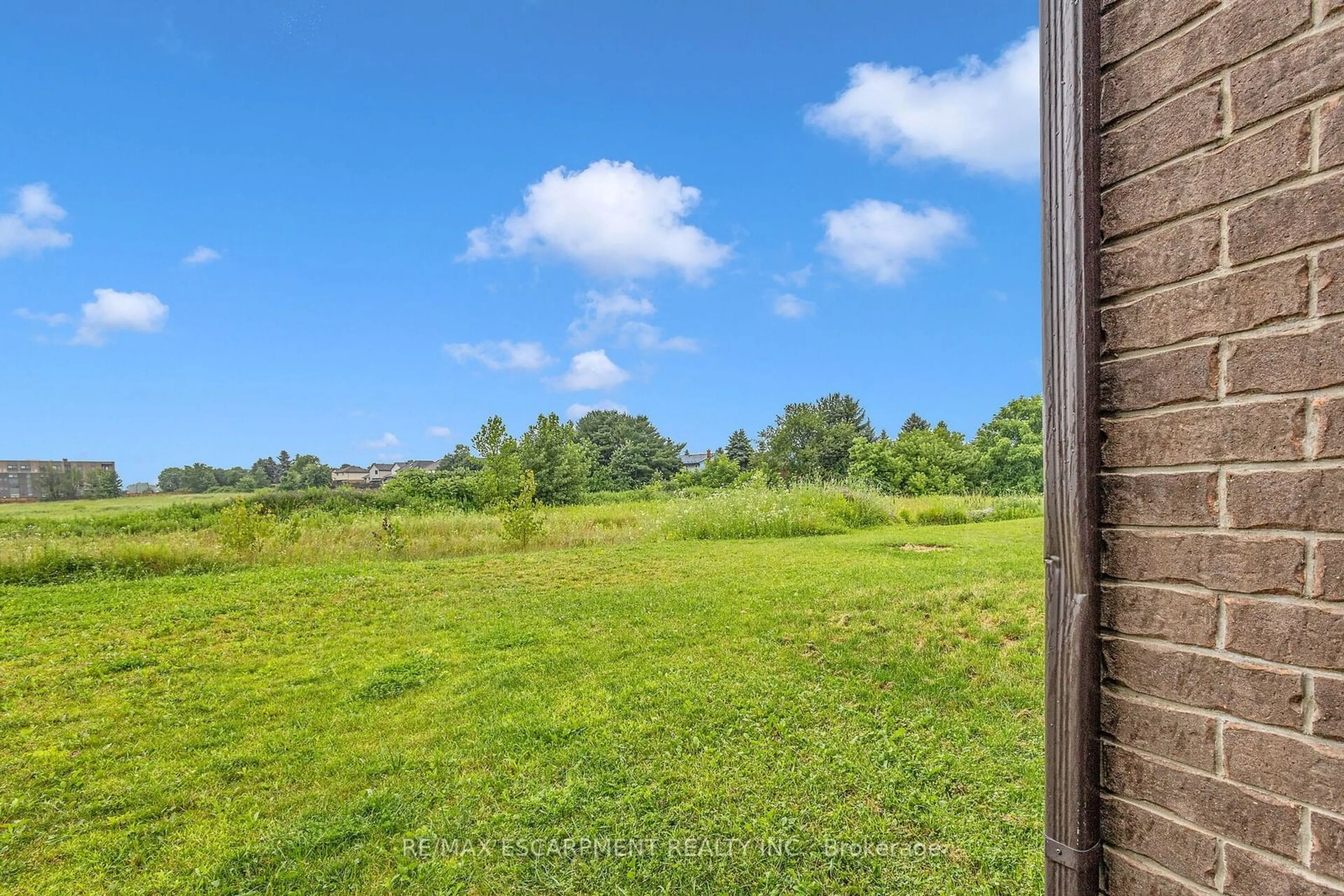 A pic from outside/outdoor area/front of a property/back of a property/a pic from drone, water/lake/river/ocean view for 1318 Caen Ave, Woodstock Ontario N4T 0J5