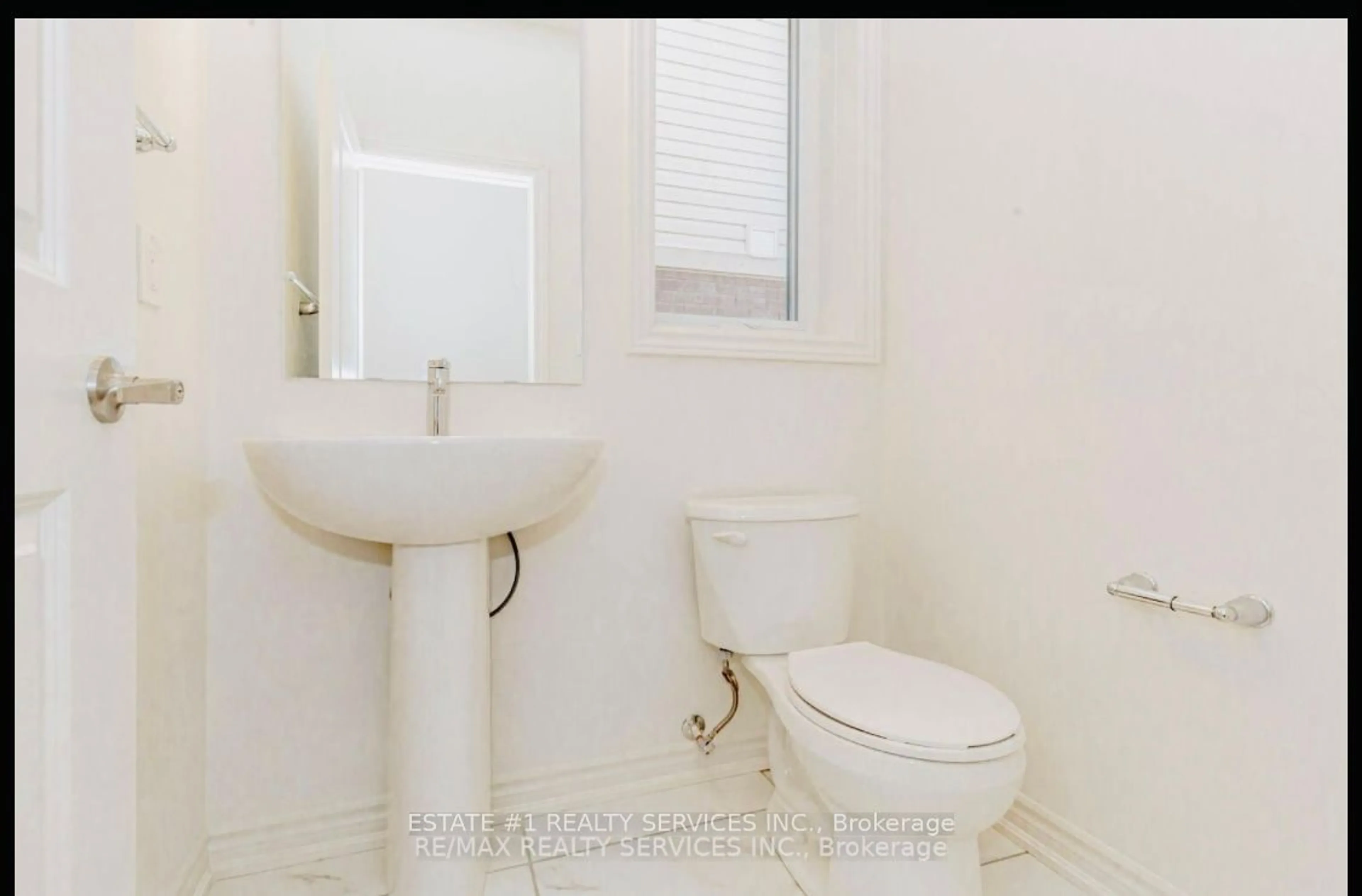 Standard bathroom, floor is not visible for 30 Povey Rd Dr, Centre Wellington Ontario N1M 0J5