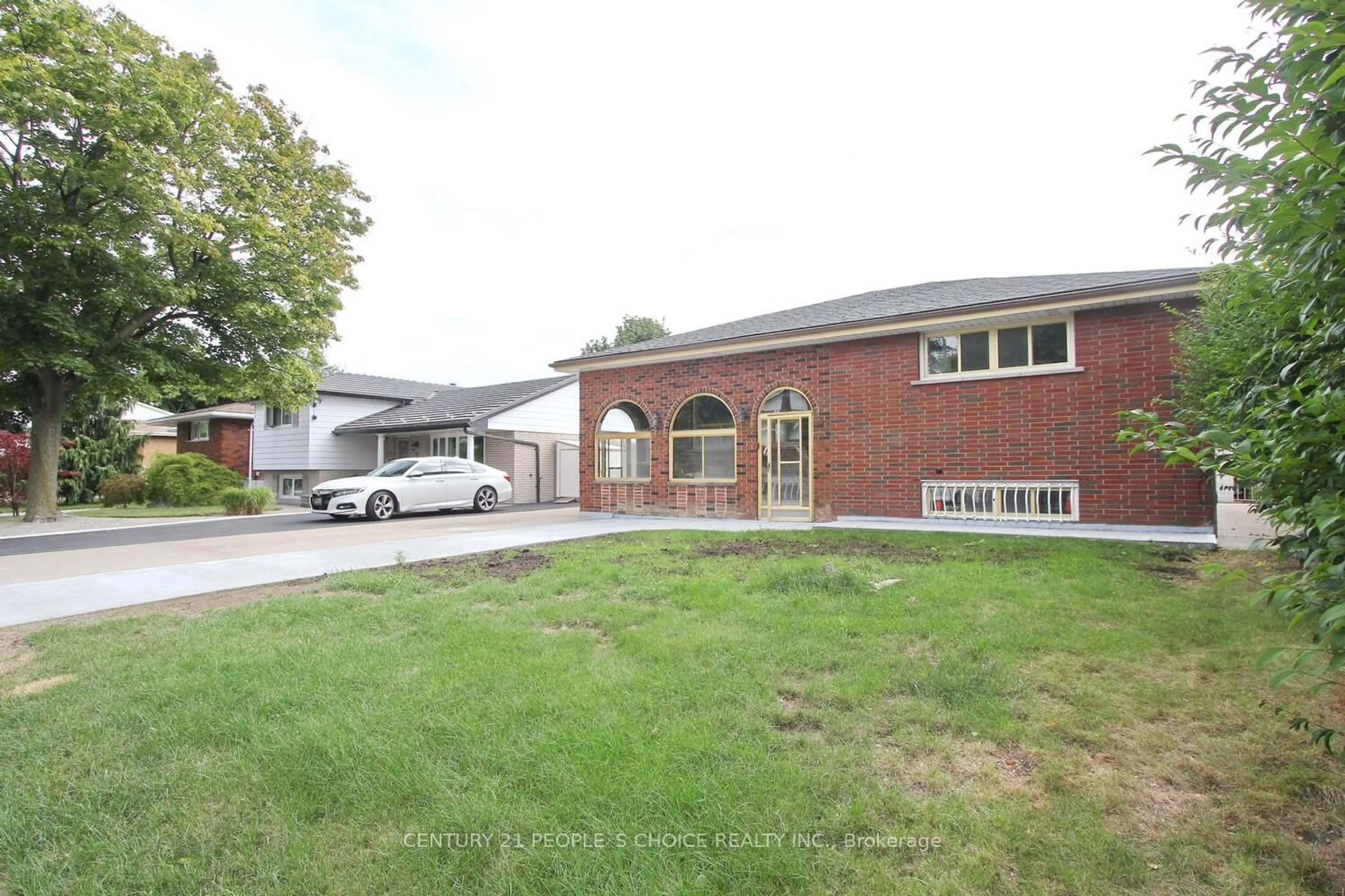 Home with brick exterior material, street for 35 Dartford Pl, Hamilton Ontario L8V 3V7