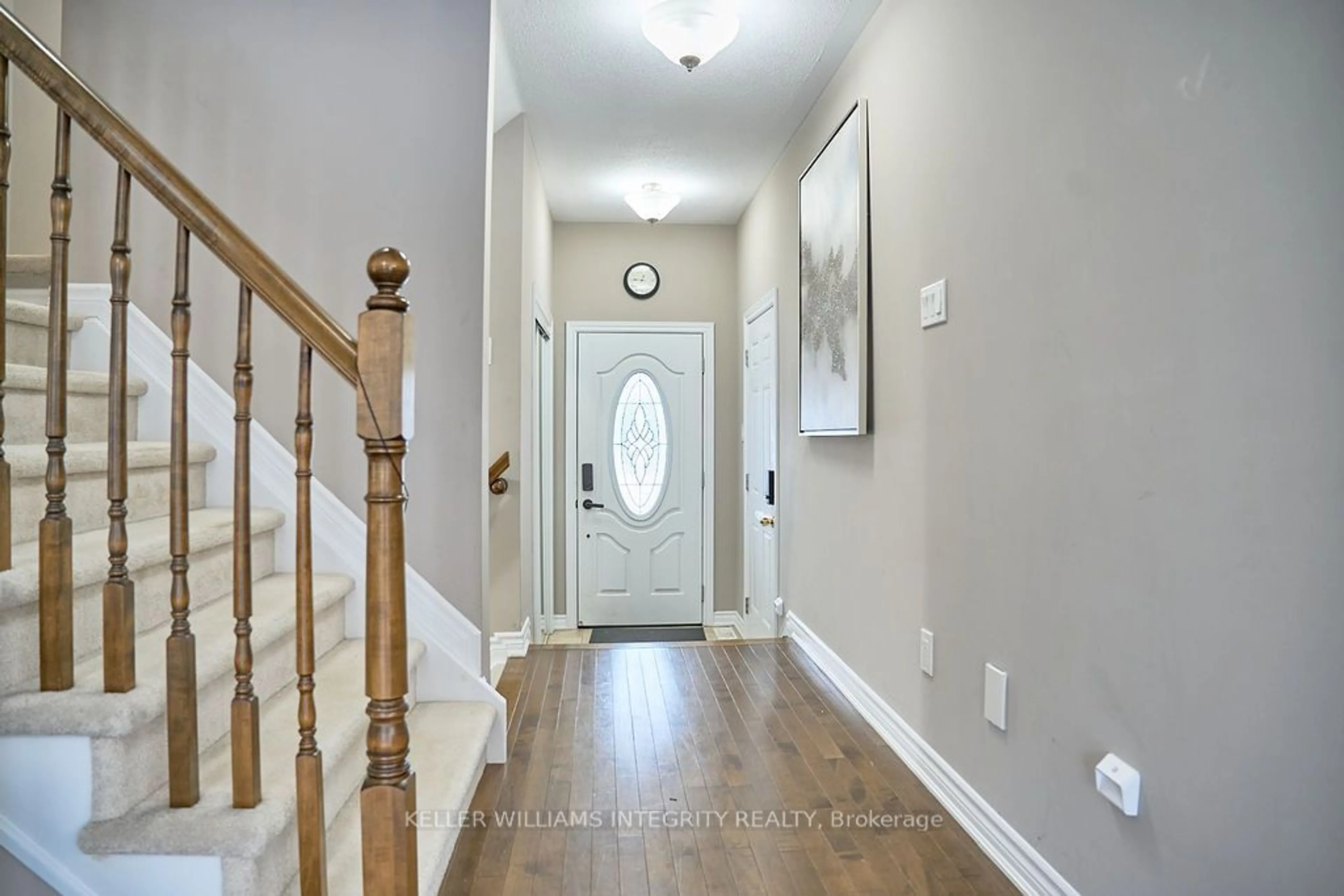 Indoor entryway for 526 Khamsin St, Stittsville - Munster - Richmond Ontario K2S 0P8