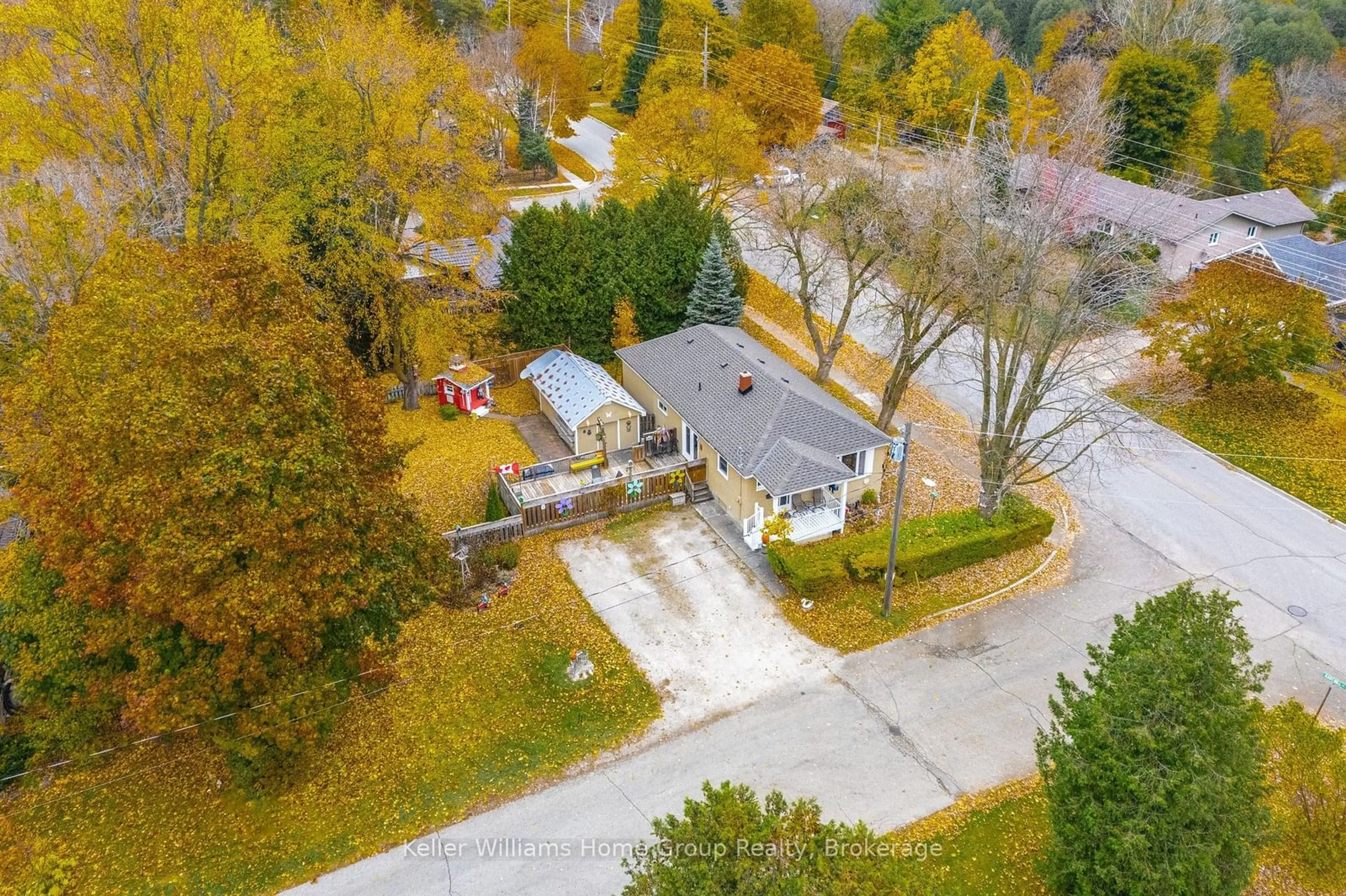 A pic from outside/outdoor area/front of a property/back of a property/a pic from drone, street for 55 JOHN St, Centre Wellington Ontario N0B 1S0