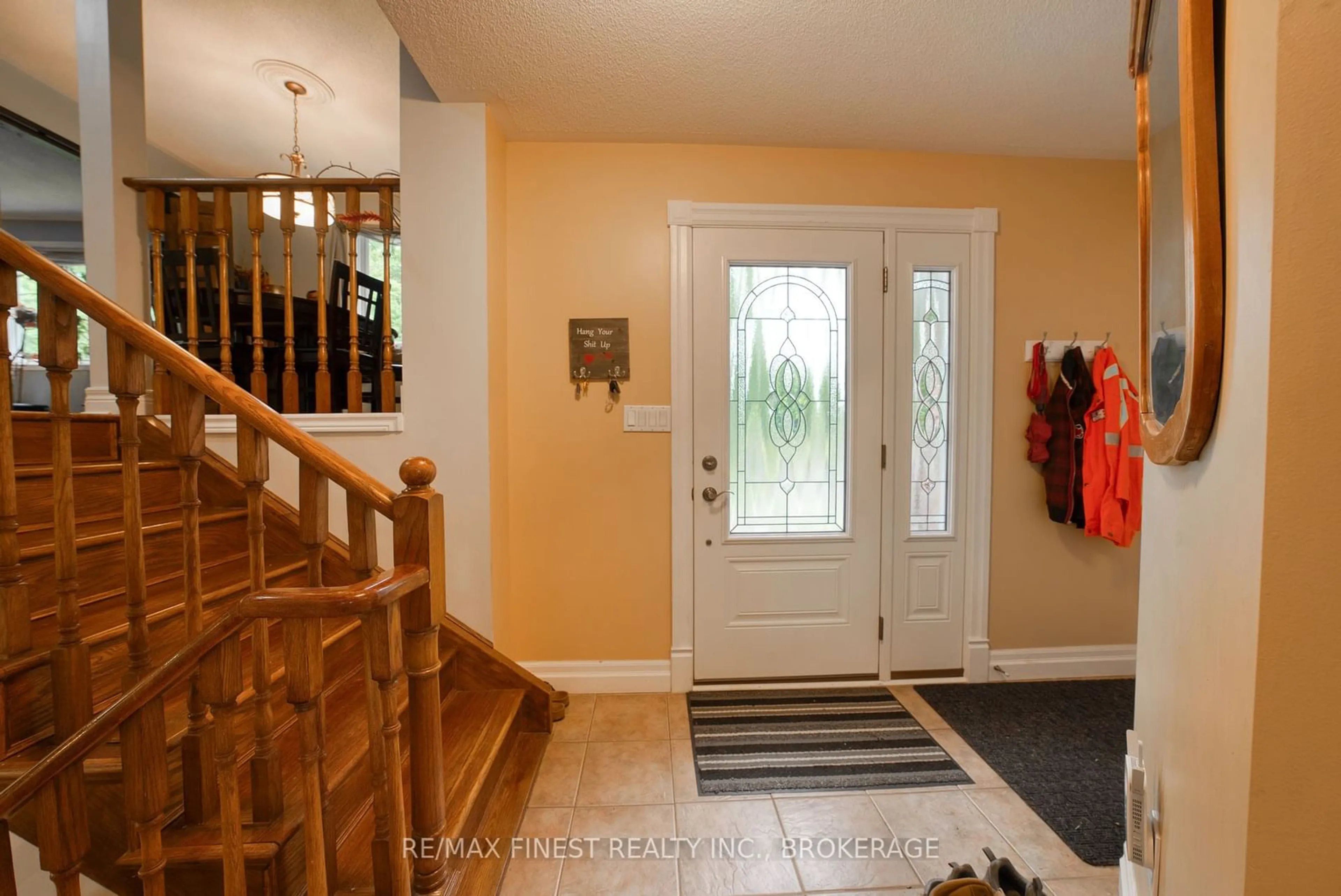 Indoor entryway for 1448 RICKARDS Rd, South Frontenac Ontario K0H 2L0