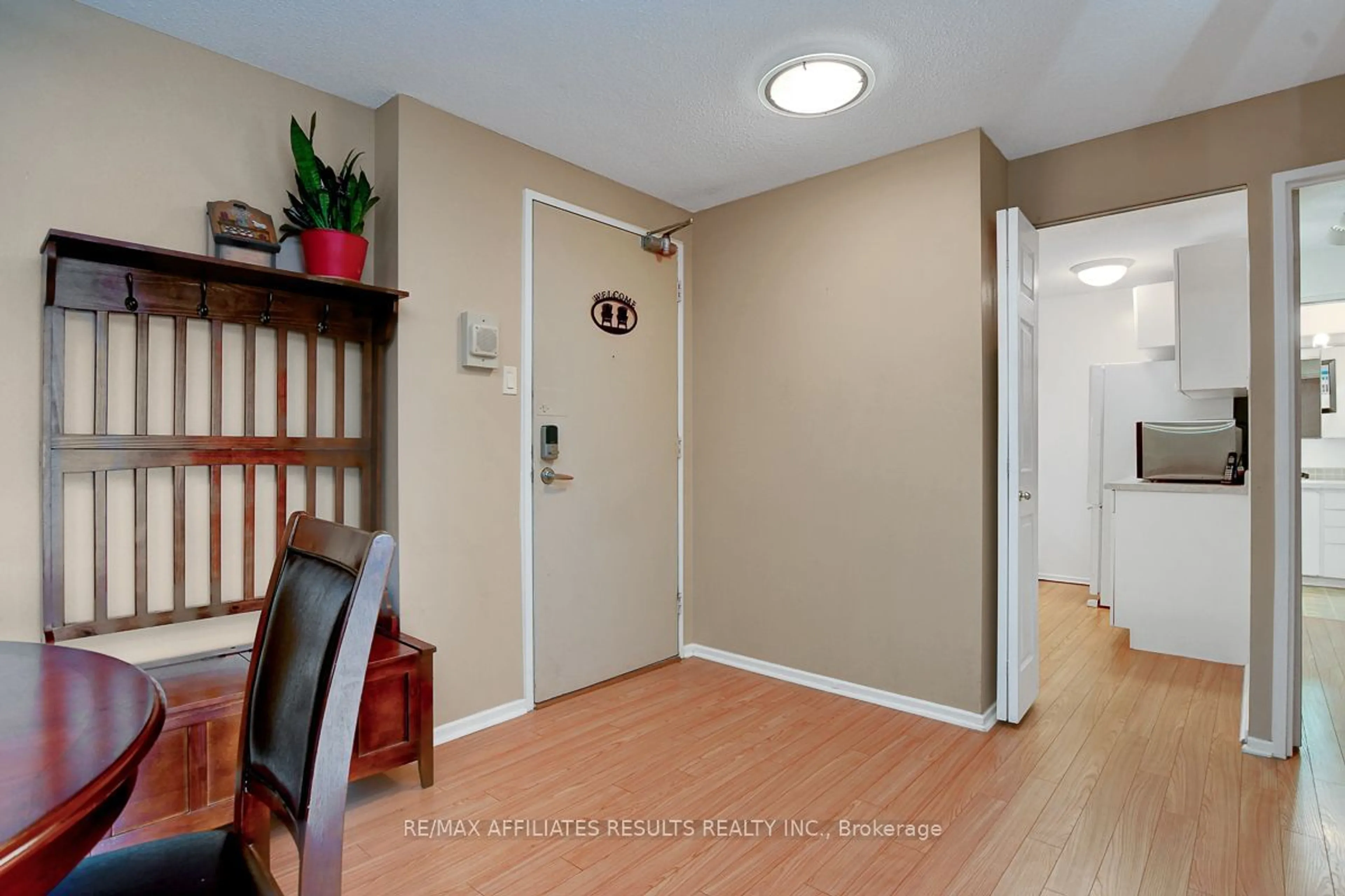 Indoor entryway for 415 Greenview Ave #1901, Britannia - Lincoln Heights and Area Ontario K2B 8G5